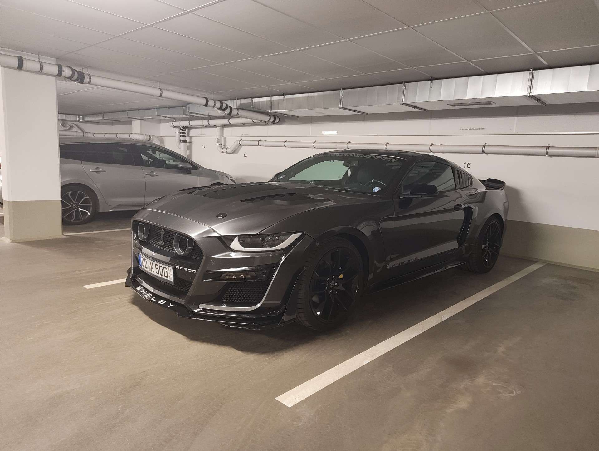 Second hand Ford Mustang 