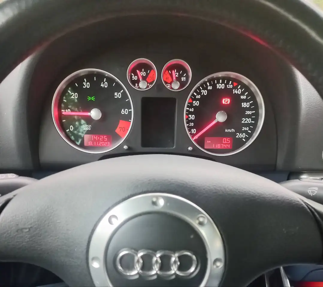 Audi TT Coupe 1.8 T, foto 9