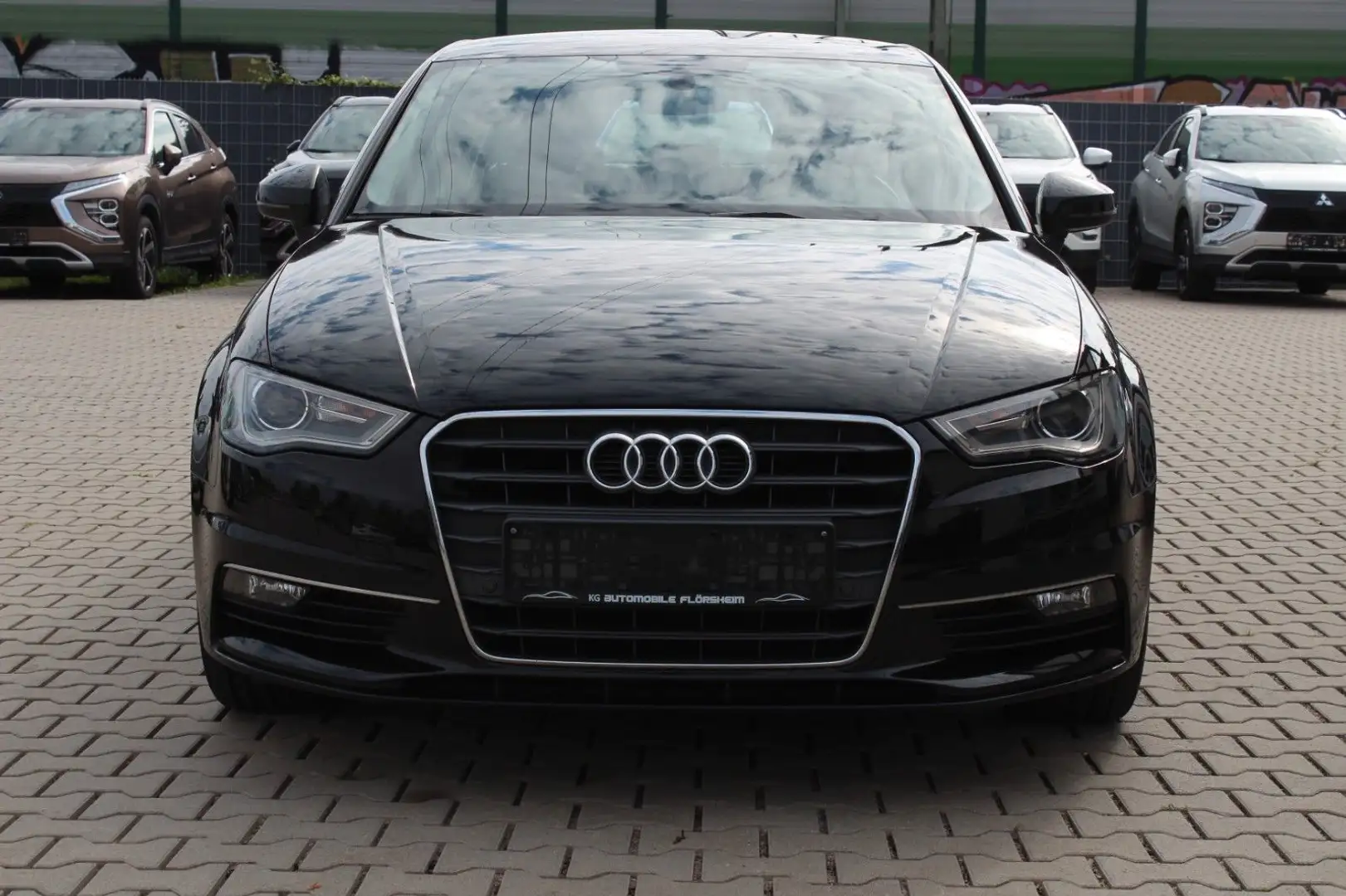 Audi A3 Limousine 1.6 ambition Navi Sportsitze Xenon Schwarz - 2