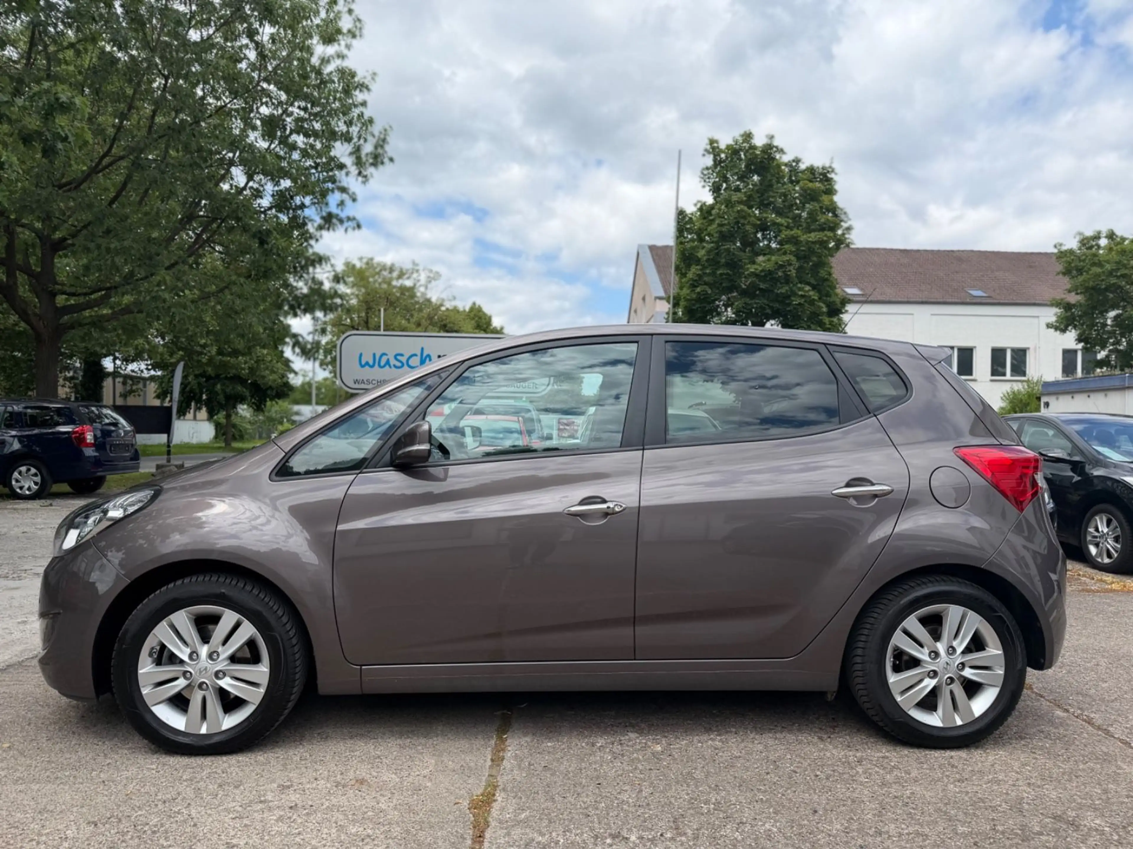 Hyundai iX20 Comfort*KAMERA*NAVI*PDC*TEMPOMAT*1.HAND*AHK — photo 4