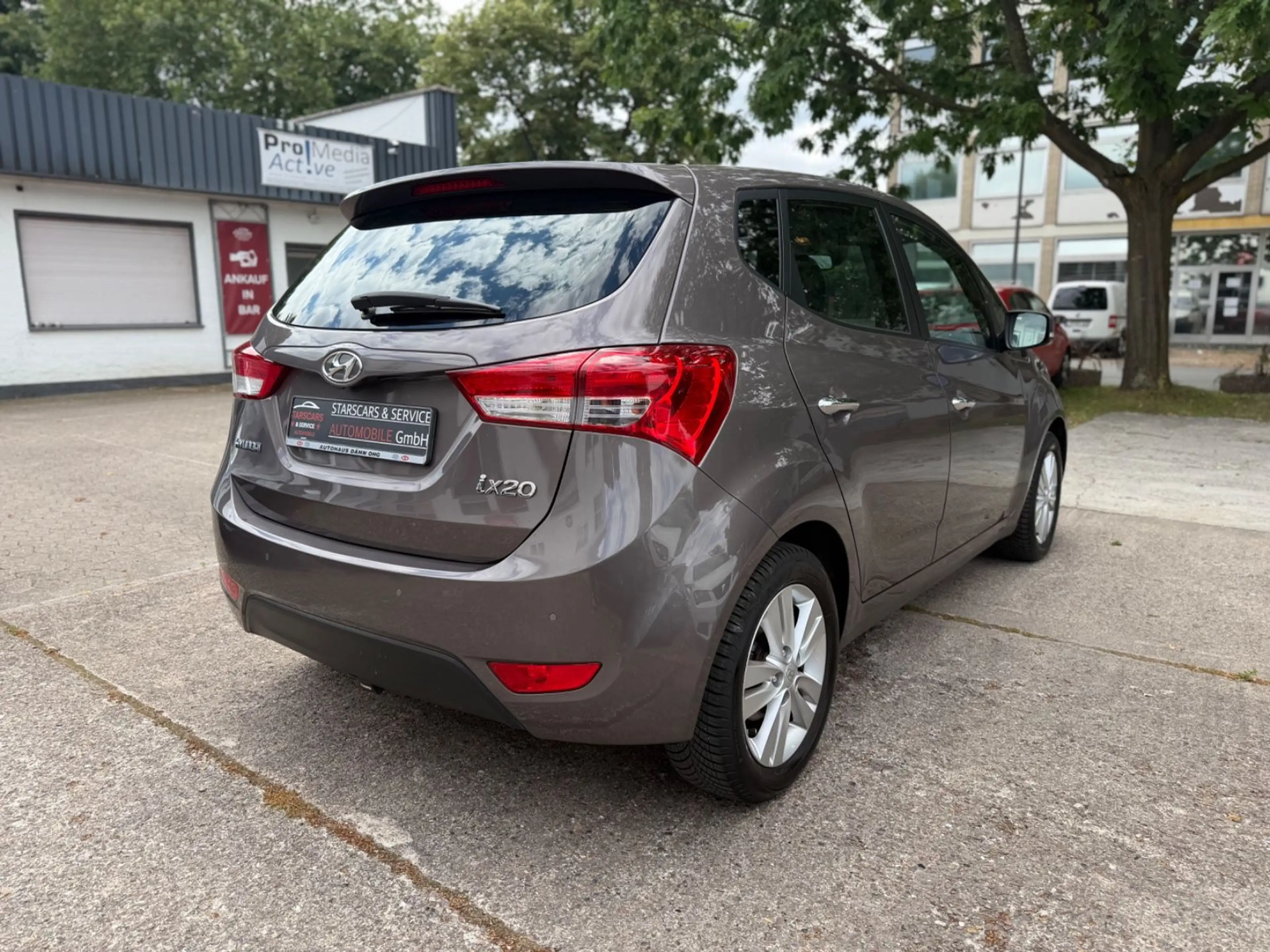 Hyundai iX20 Comfort*KAMERA*NAVI*PDC*TEMPOMAT*1.HAND*AHK — photo 9