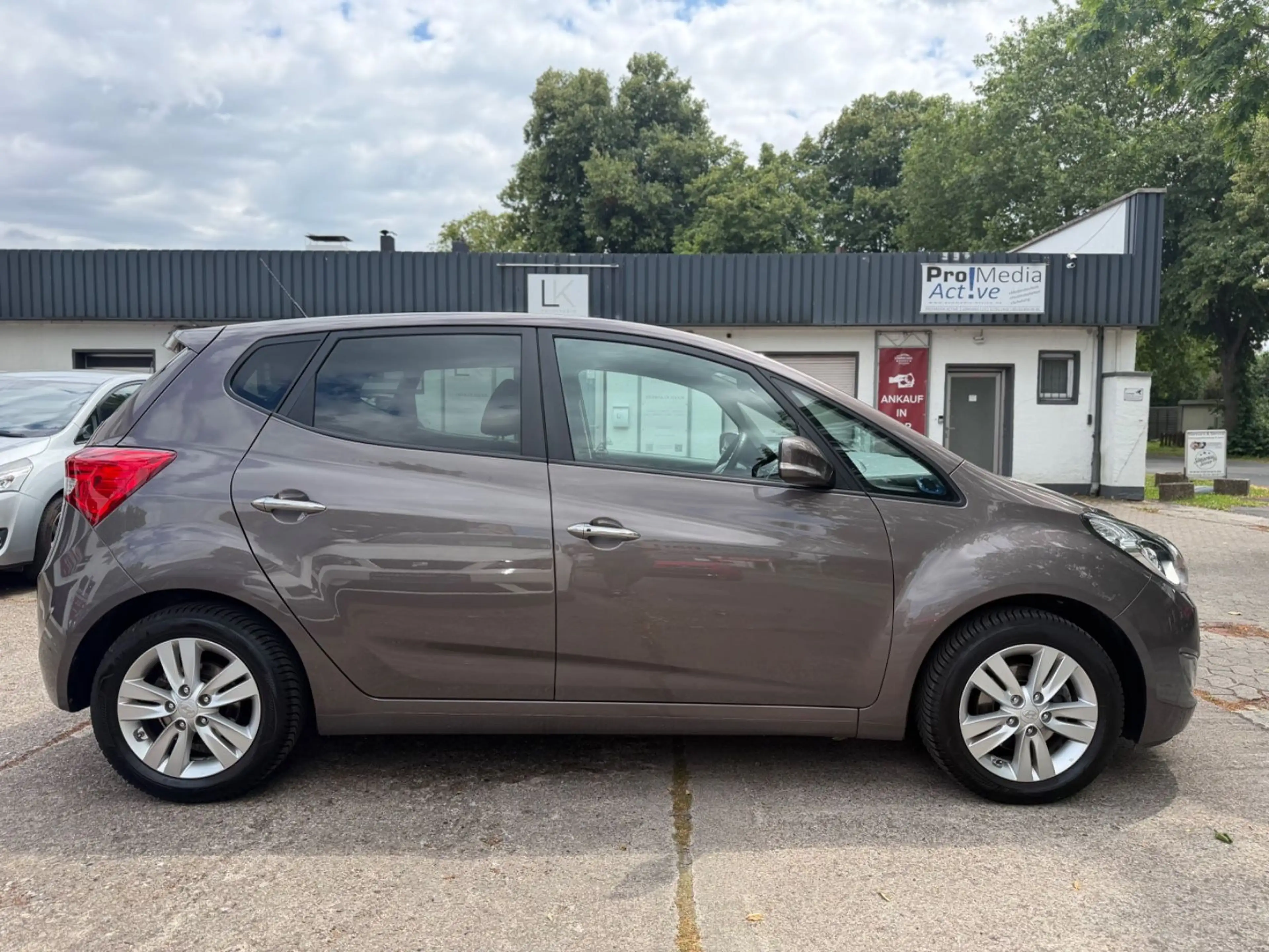 Hyundai iX20 Comfort*KAMERA*NAVI*PDC*TEMPOMAT*1.HAND*AHK — photo 10