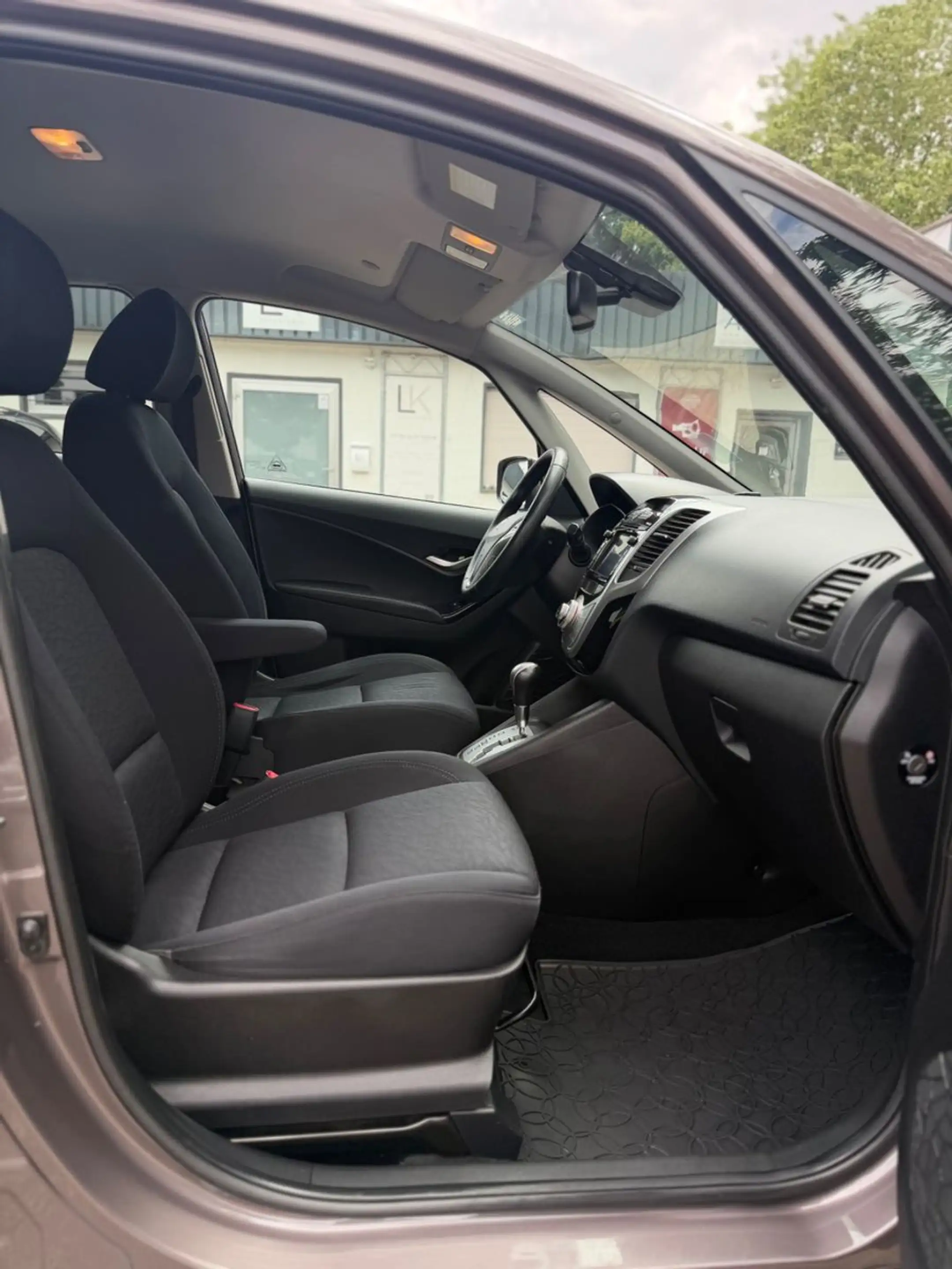 Hyundai iX20 Comfort*KAMERA*NAVI*PDC*TEMPOMAT*1.HAND*AHK — photo 14