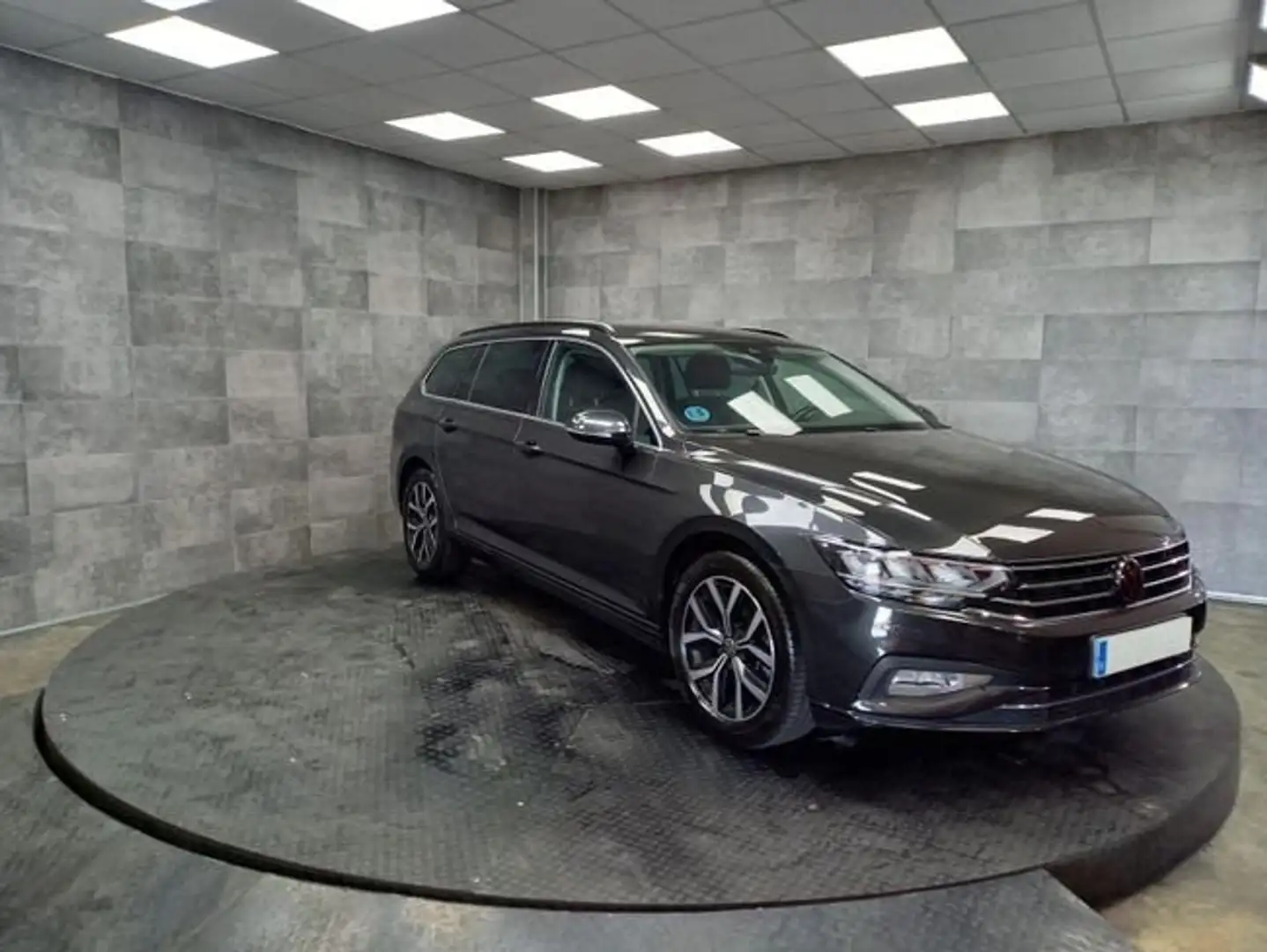 Volkswagen Passat Variant 2.0TDI EVO Executive DGS7 110kW Gris - 2