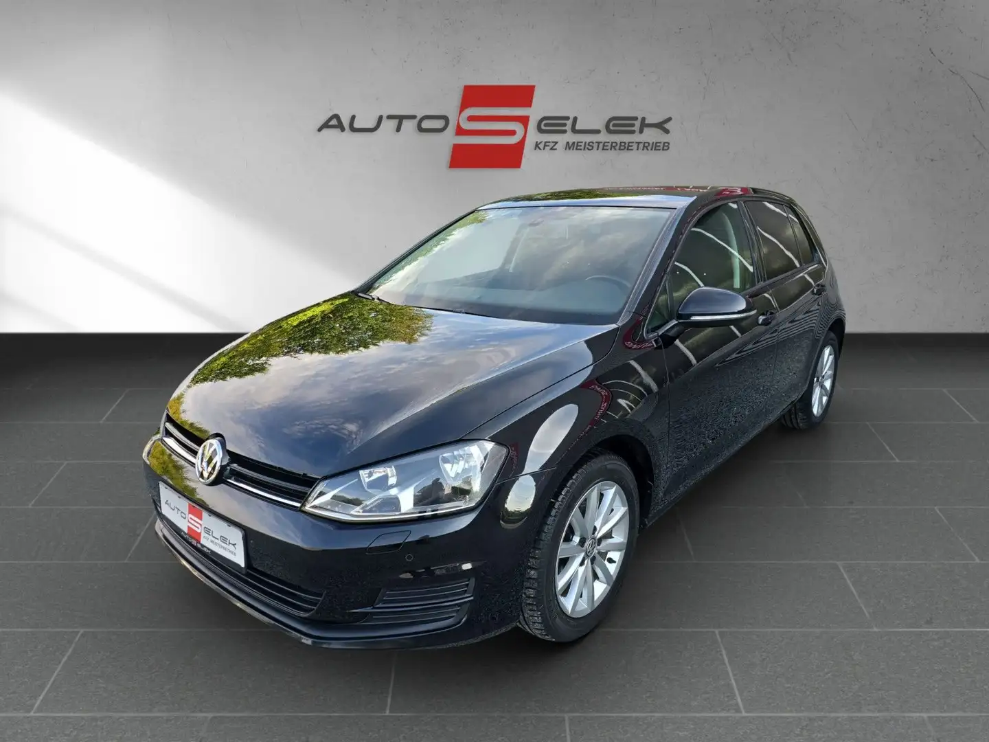 Volkswagen Golf VII Trendline BMT/AHK/PDC/KLiMA/SZH Negro - 1