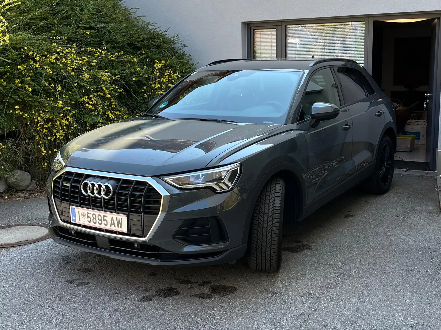 Audi Q3 Q3 35 TDI intense S-tronic intense Grau - 1