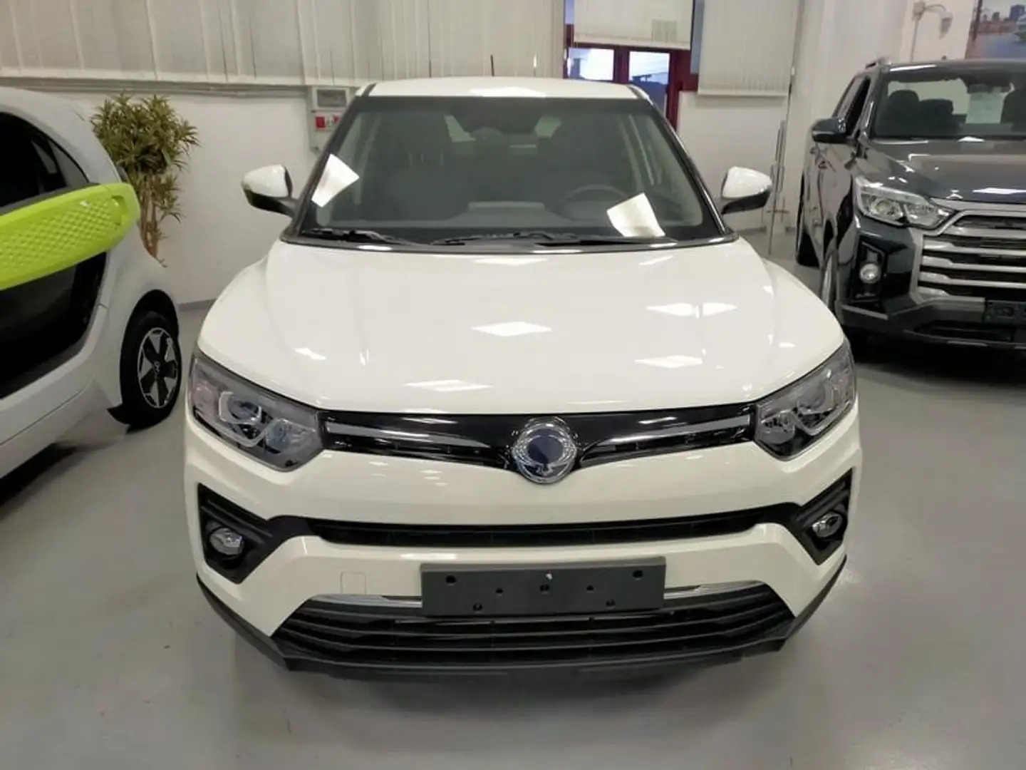 SsangYong Tivoli 1.2 GDI Turbo 2WD Comfort Bianco - 1