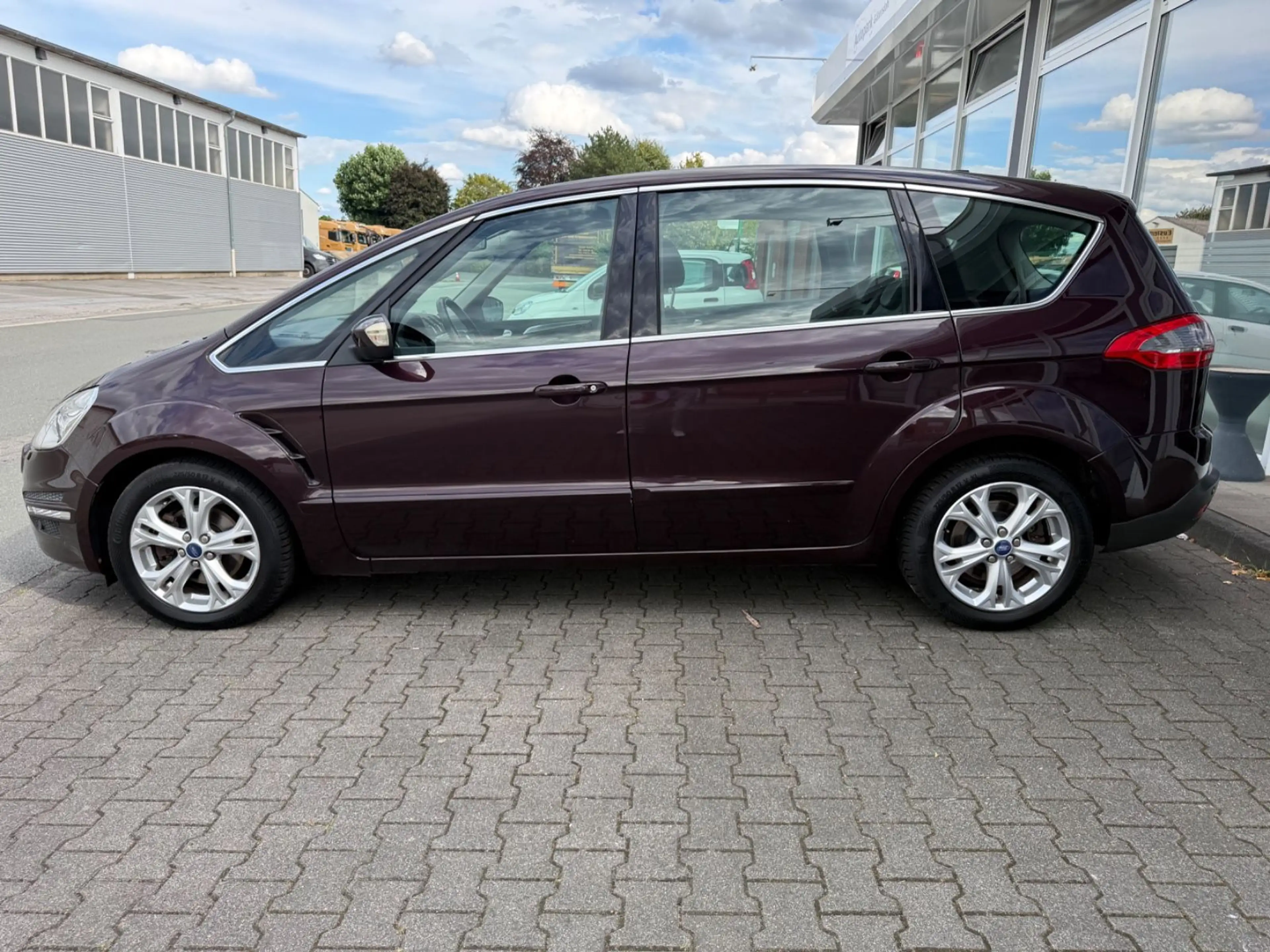 Ford S-Max S-MAX Titanium*Pano*Navi*Xenon*1-Hand* — photo 4