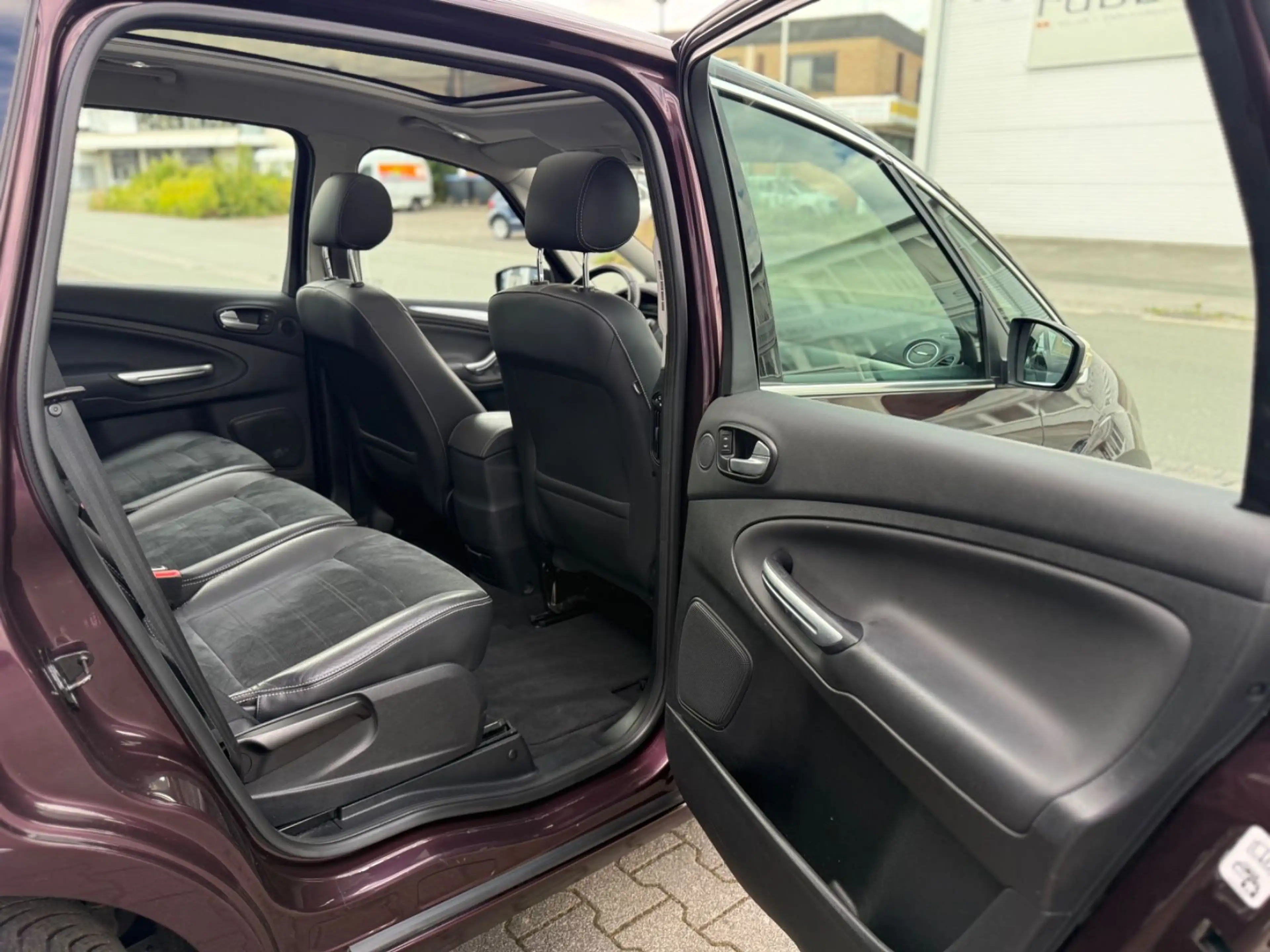 Ford S-Max S-MAX Titanium*Pano*Navi*Xenon*1-Hand* — photo 15