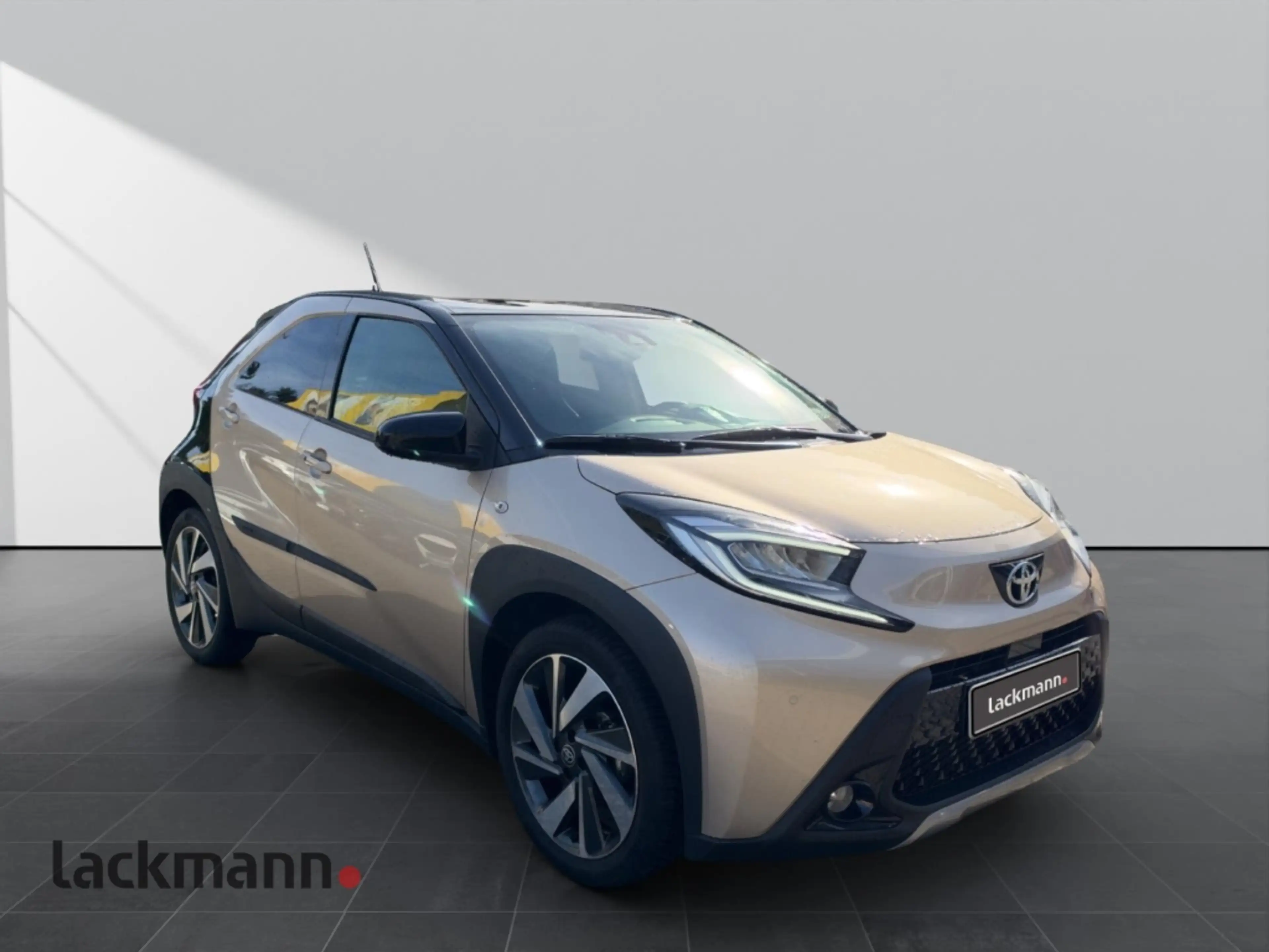 Toyota Aygo X Explore CVT*JBL*Teilleder*EPH*Allwetter* — photo 4