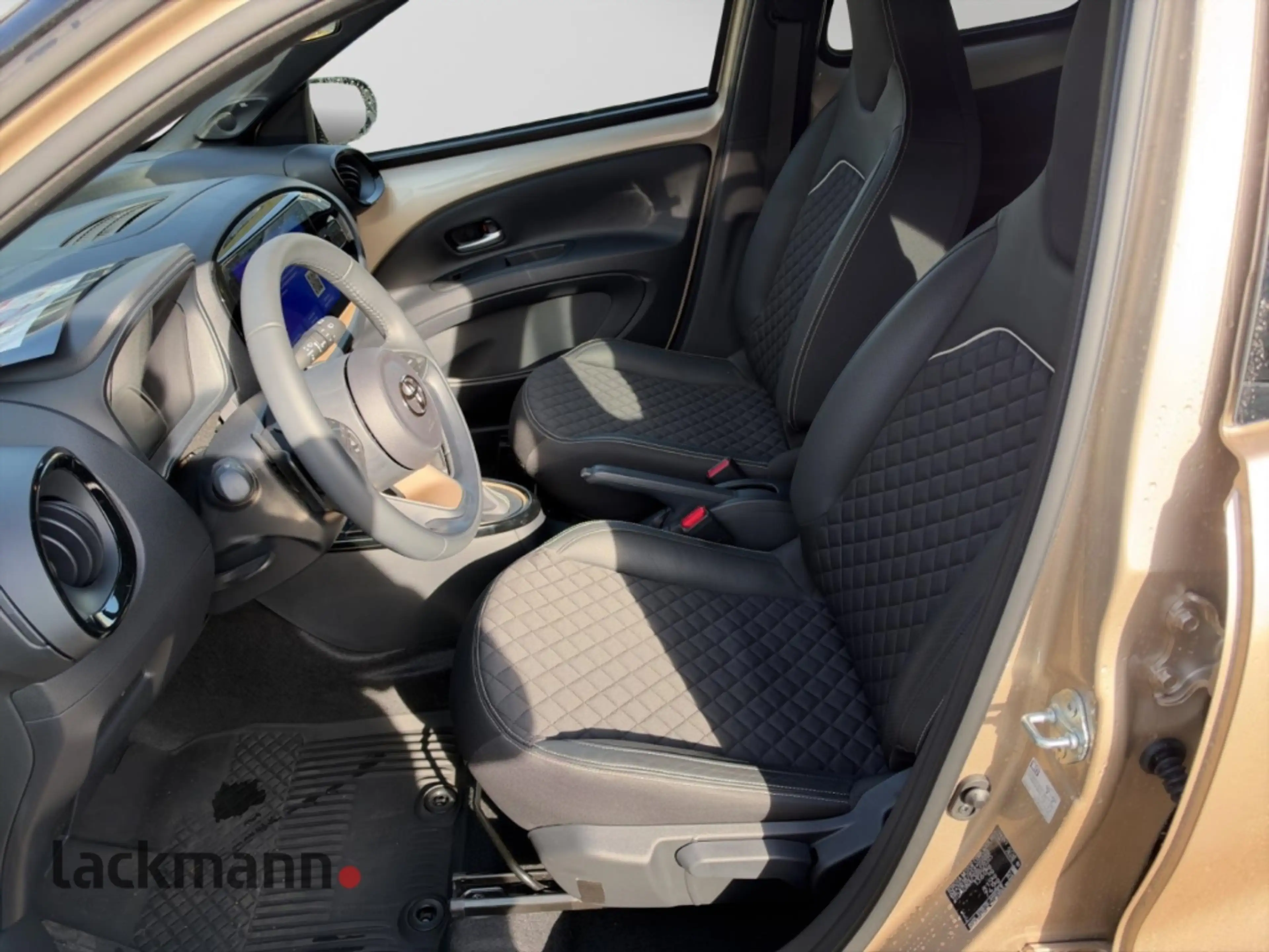 Toyota Aygo X Explore CVT*JBL*Teilleder*EPH*Allwetter* — photo 9