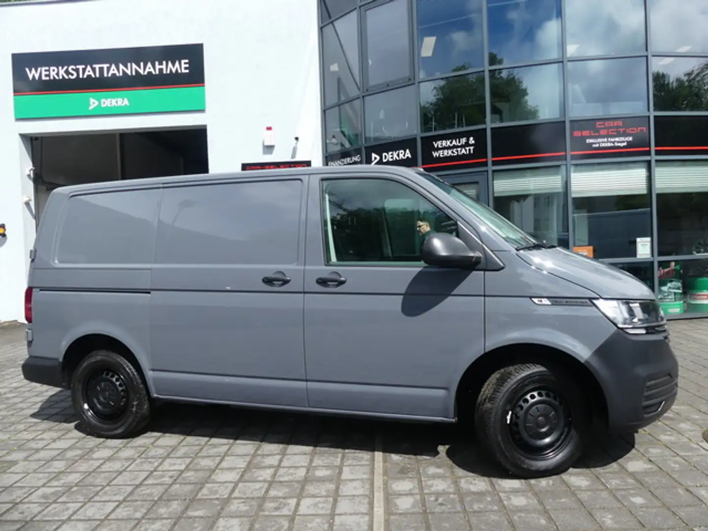 Volkswagen T6.1 Transporter 2.0 TDI DSG Kasten BOTT/STHZ/AHK Grau - 1