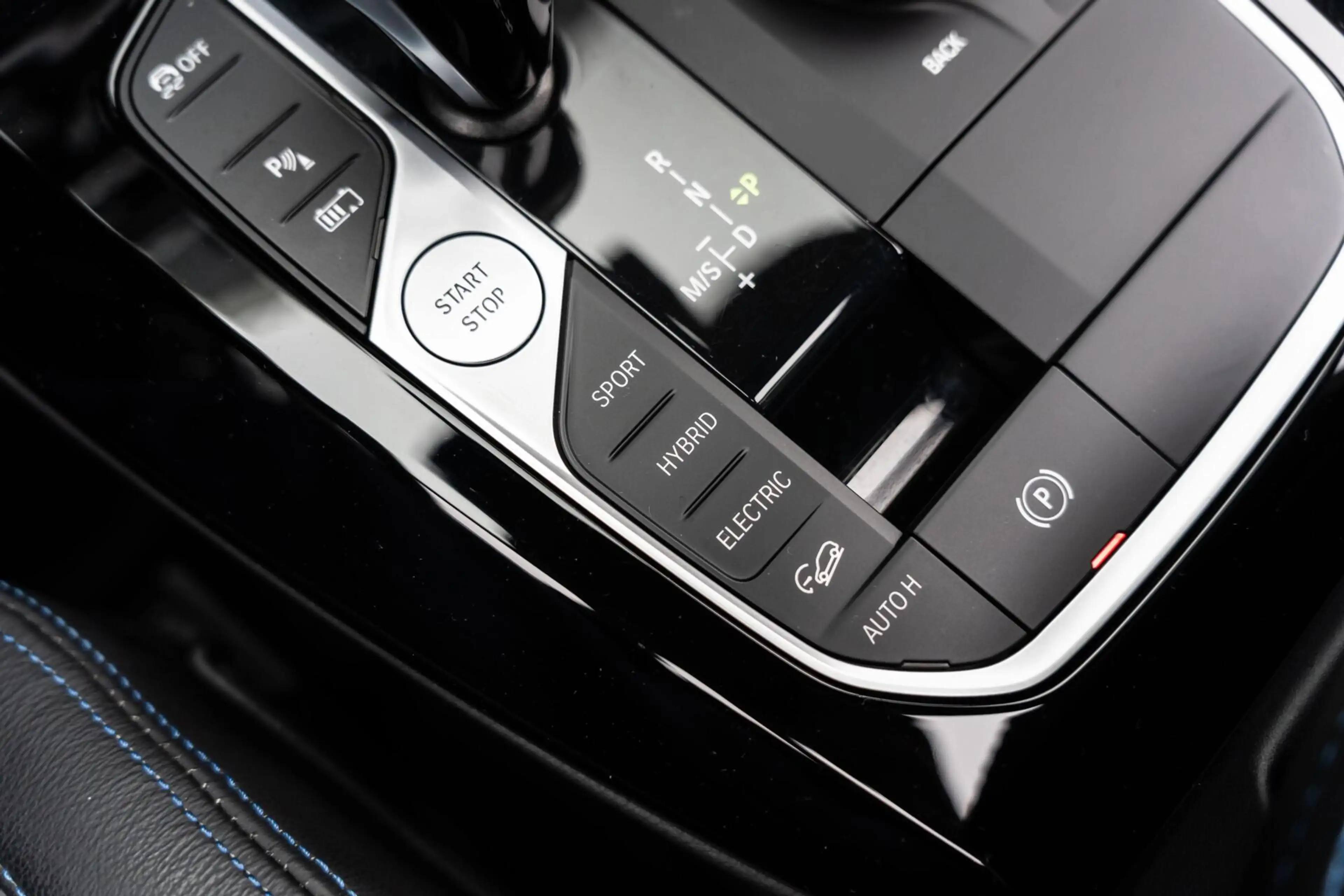 BMW X3 XDrive30e M-sport M Zetels Pano HU H&K Trekhaak — photo 39
