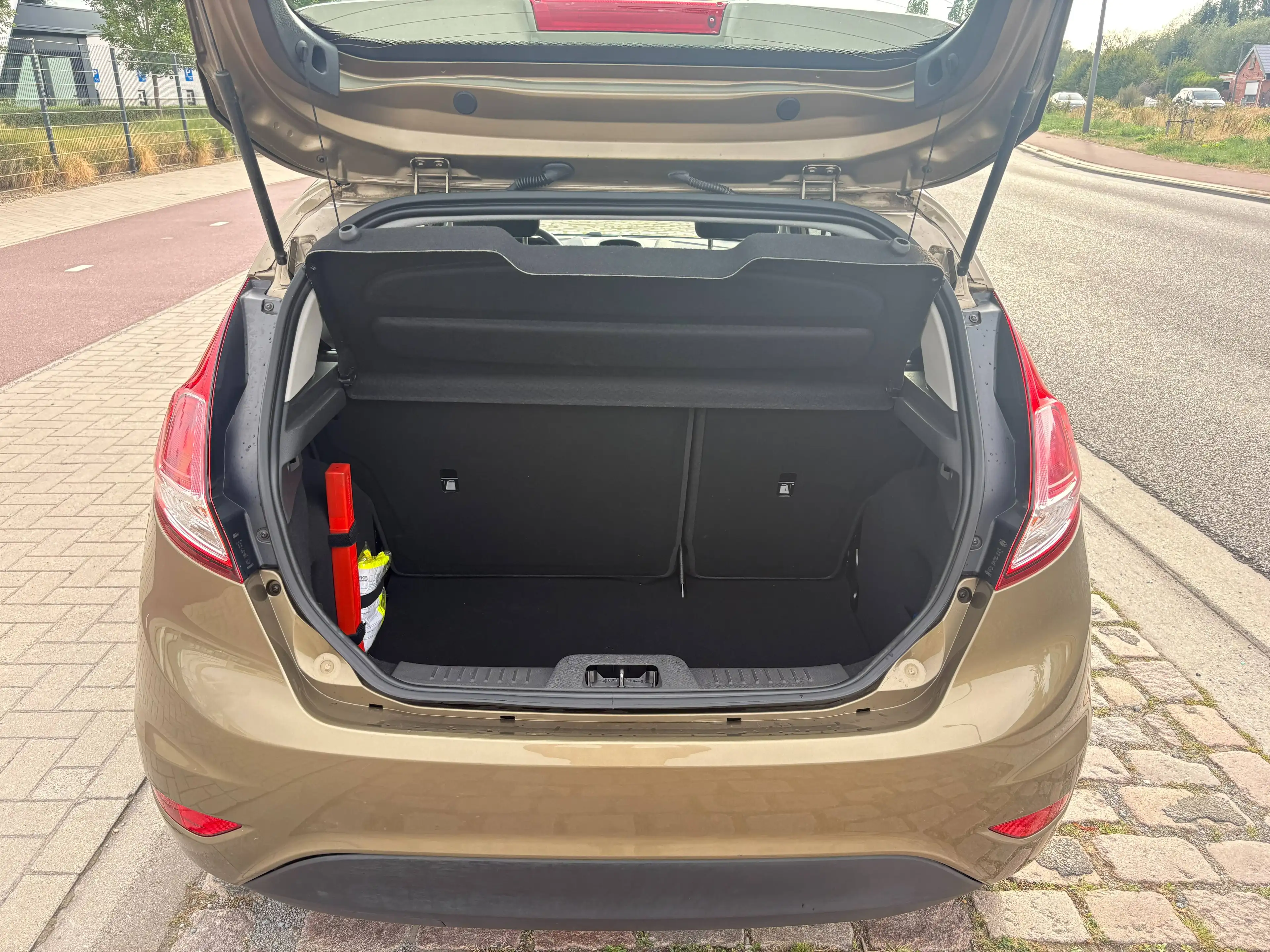 Ford Fiesta Fiesta 1.0 Sync Edition / 12 Maanden Garantie / Weinig kilometers / zeer nette staat / — photo 12