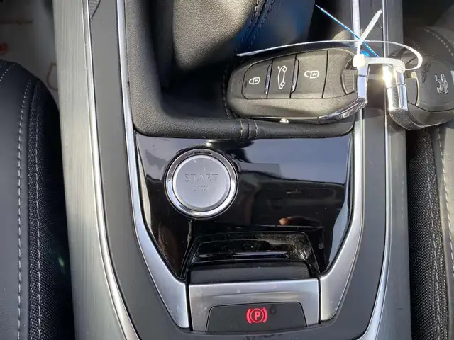 Peugeot 308 view 8