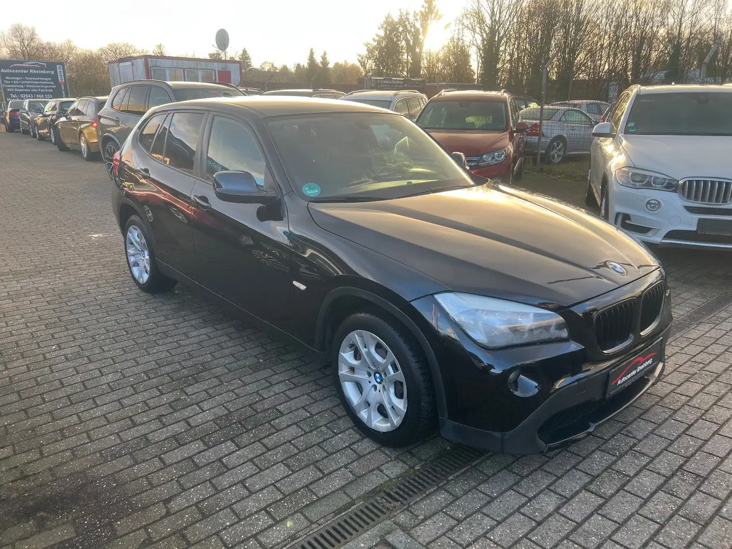 BMW X1 Baureihe X1 sDrive 18d  Sport Aut. Tüv Schwarz - 2