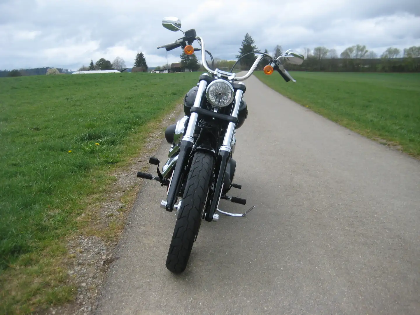 Harley-Davidson Dyna Street Bob FXDB 103 Černá - 1