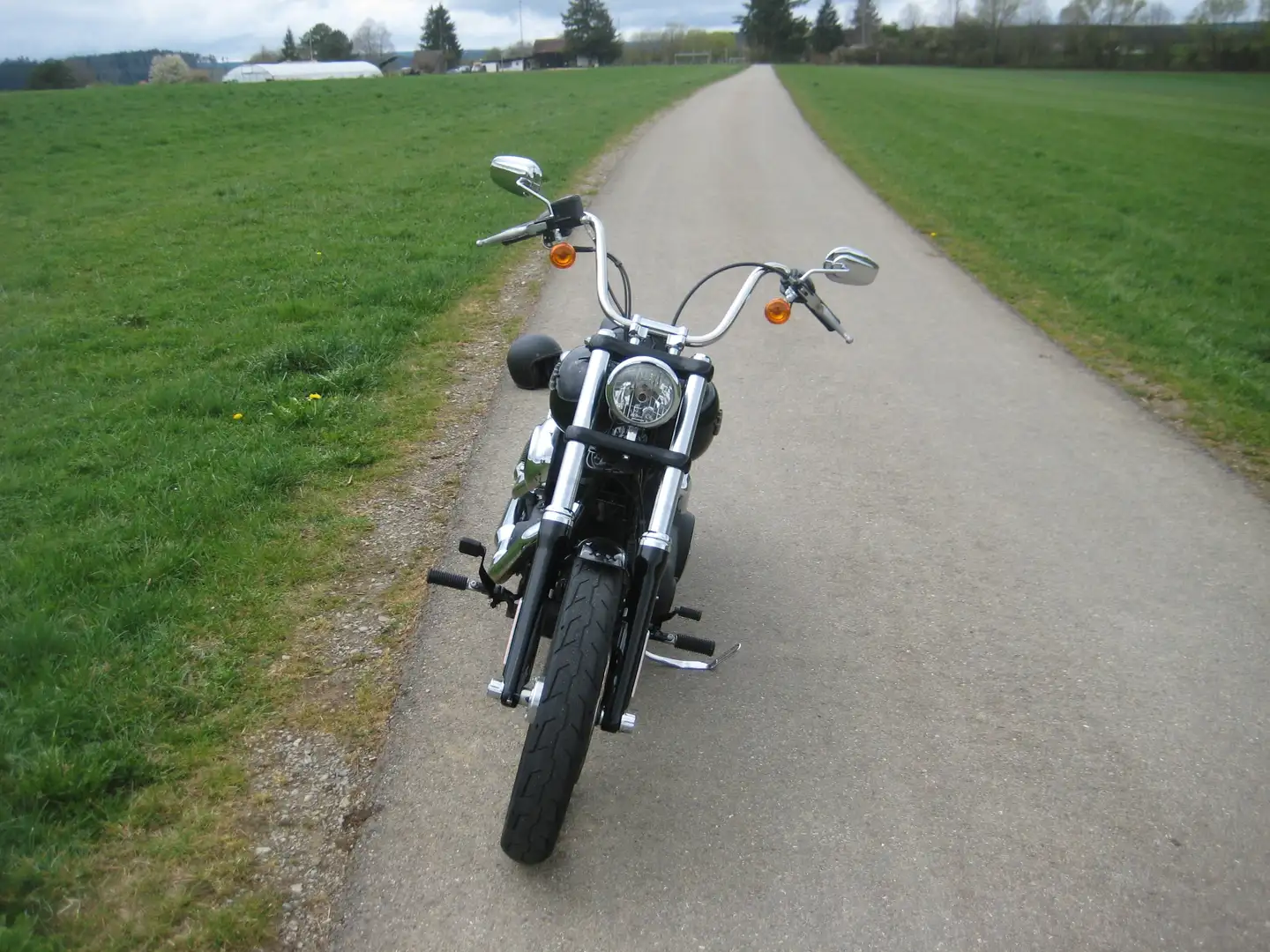 Harley-Davidson Dyna Street Bob FXDB 103 Černá - 2