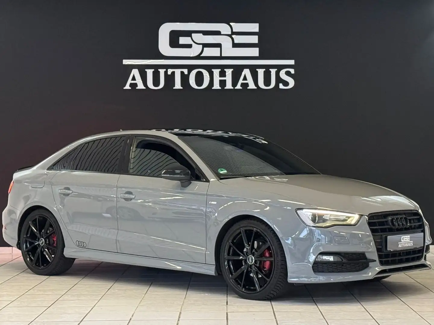 Audi A3 Limousine ambition*Autom*Navi*Kamera*CarPlay* Grijs - 1