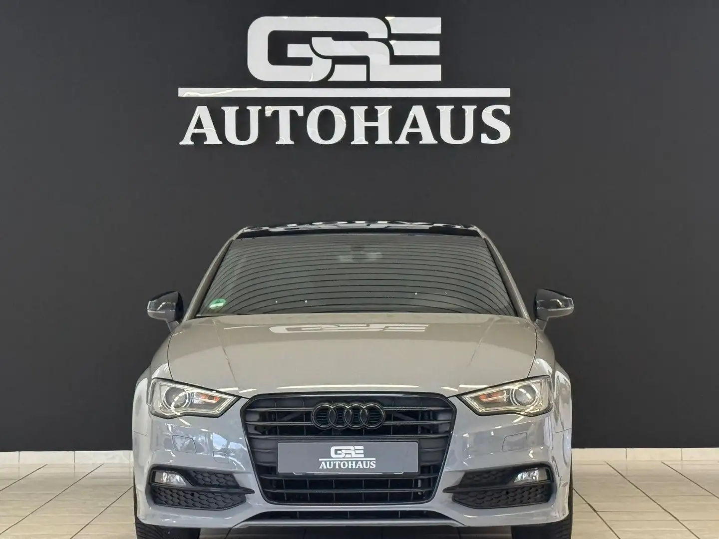 Audi A3 Limousine ambition*Autom*Navi*Kamera*CarPlay* Grijs - 2