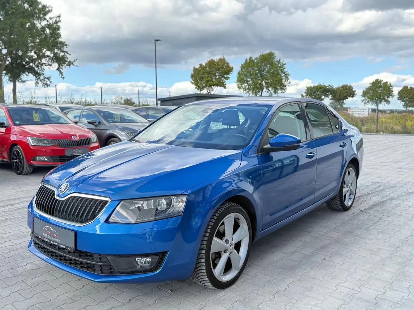 Skoda Octavia Lim. Elegance  Navi Xenon Blau - 1