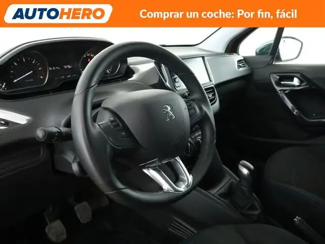 Peugeot 208 view 12