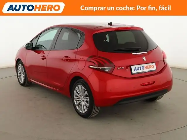 Peugeot 208 view 4
