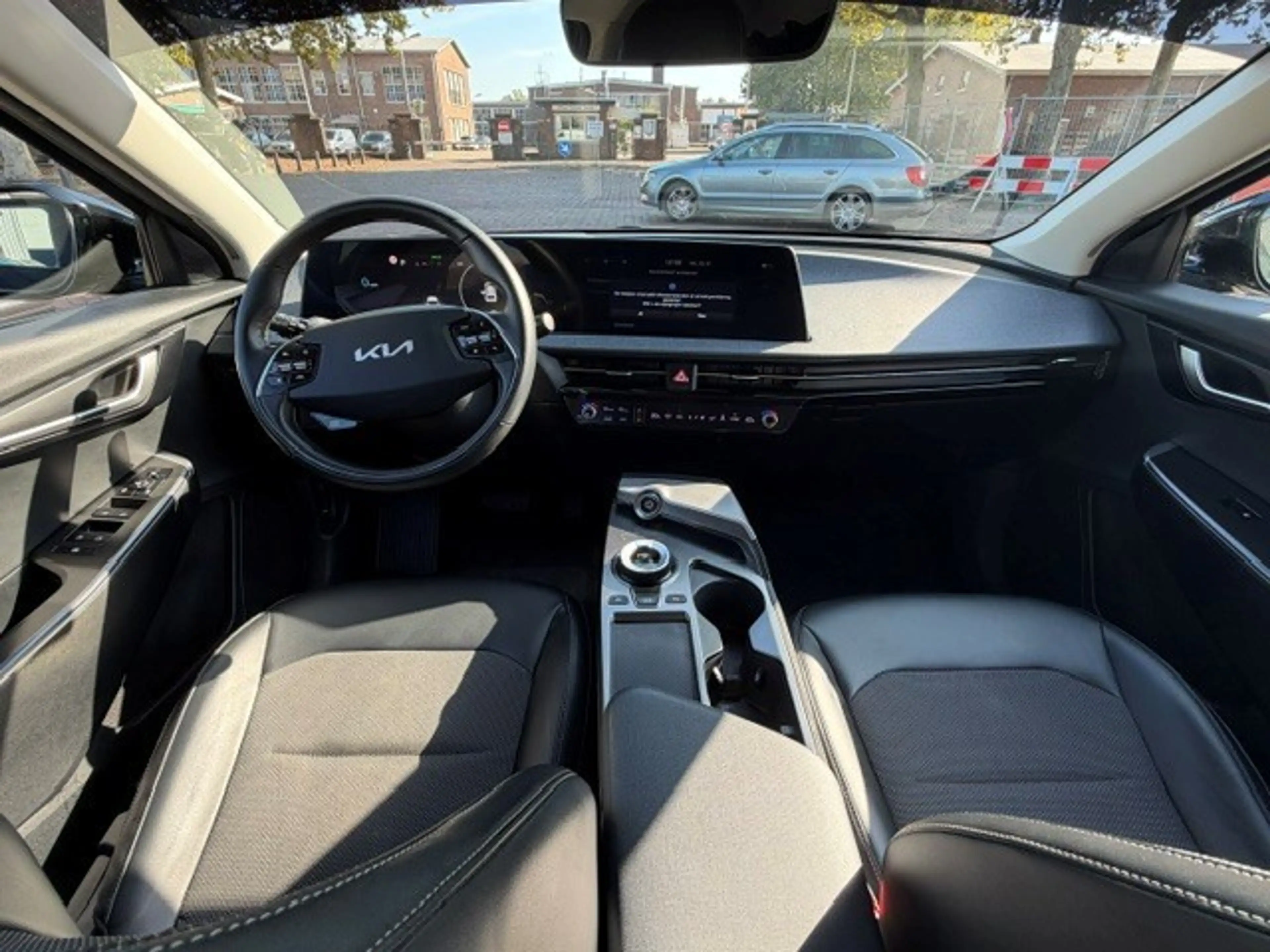 Kia EV6 Plus 77.4 kWh Trekhaak Navi Keyless LED Nieuwstaat — photo 13