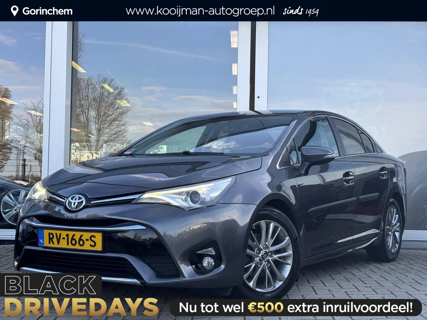 Toyota Avensis 1.8 VVT-i Executive | Navigatie | Stoelverwarming Gris - 1