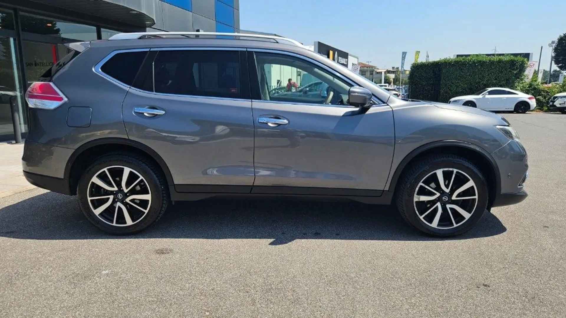 Nissan X-Trail 1.6 dCi 2WD Tekna Gris - 2