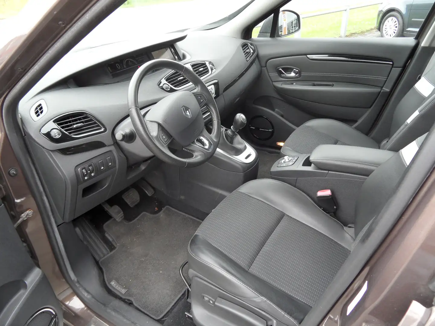 Renault Grand Scenic 1.2 TCe Bose 7p. Braun - 2