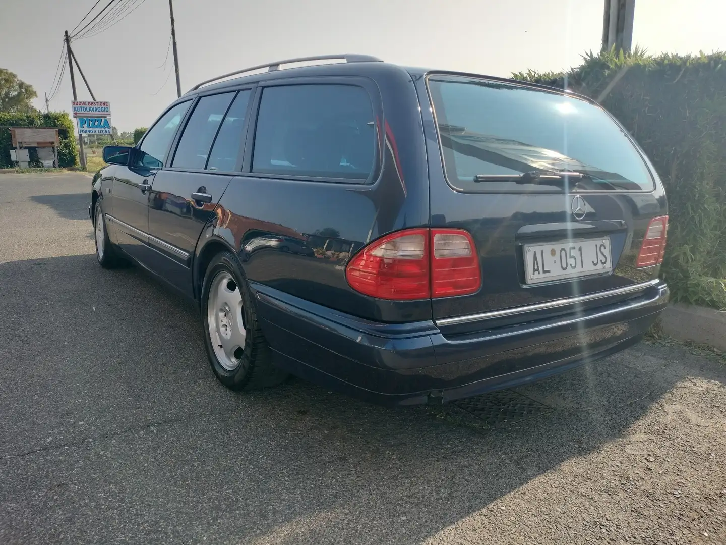 Mercedes-Benz E 200 E SW 200 Avantgarde Bleu - 1