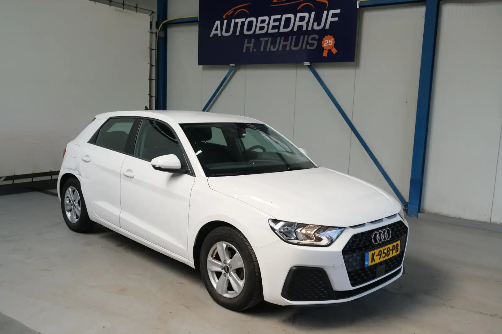 Audi A1 Sportback 25 TFSI Pro Line Automaat - N.A.P. Airco Wit - 1