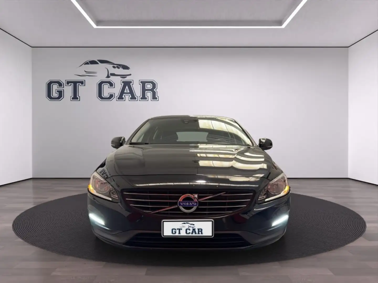 Volvo V60 D2 1.6 Powershift Kinetic Schwarz - 2