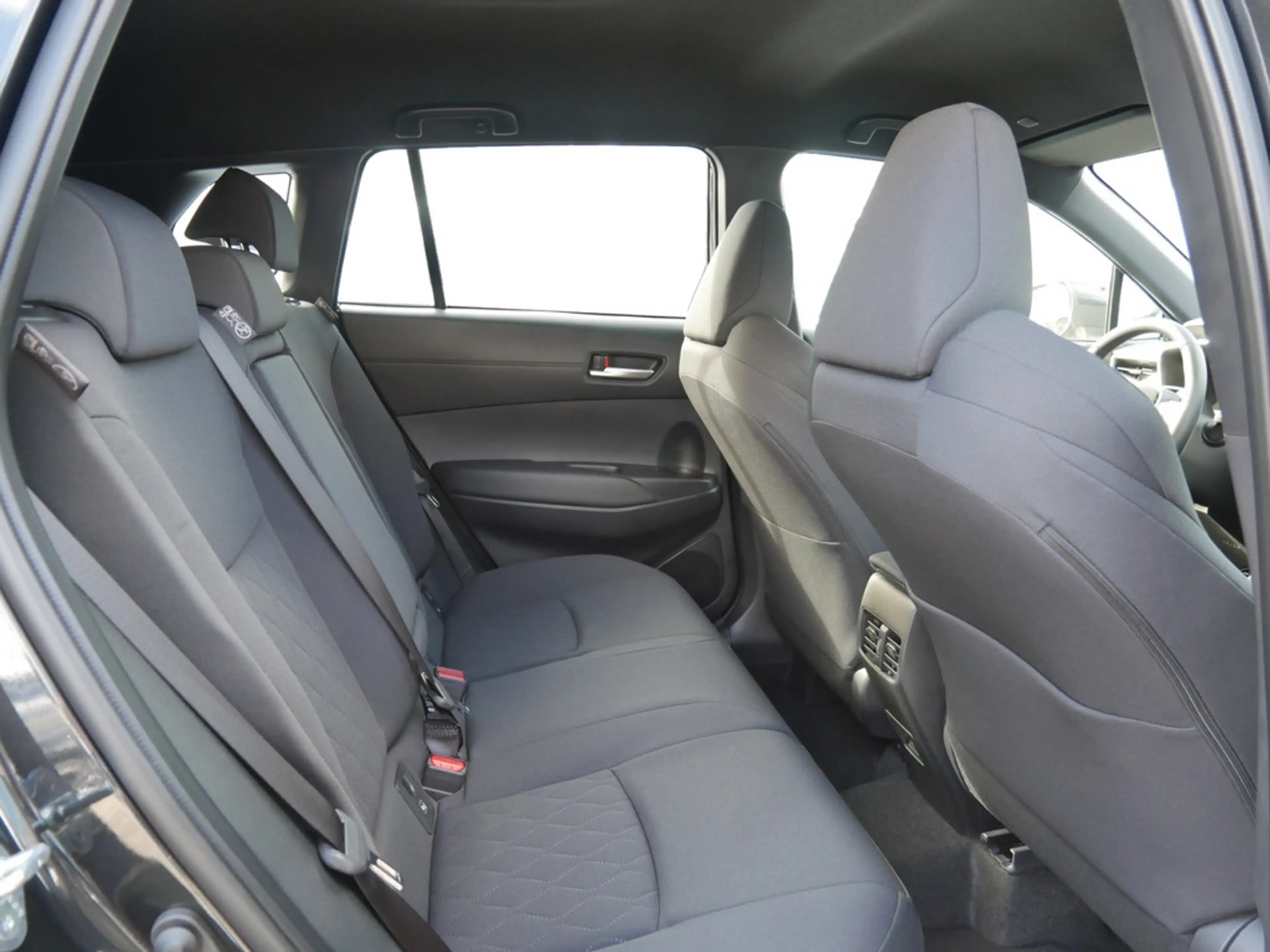 Toyota Corolla Cross 2.0 Hybrid Style Comfort Modell 2026 — photo 10