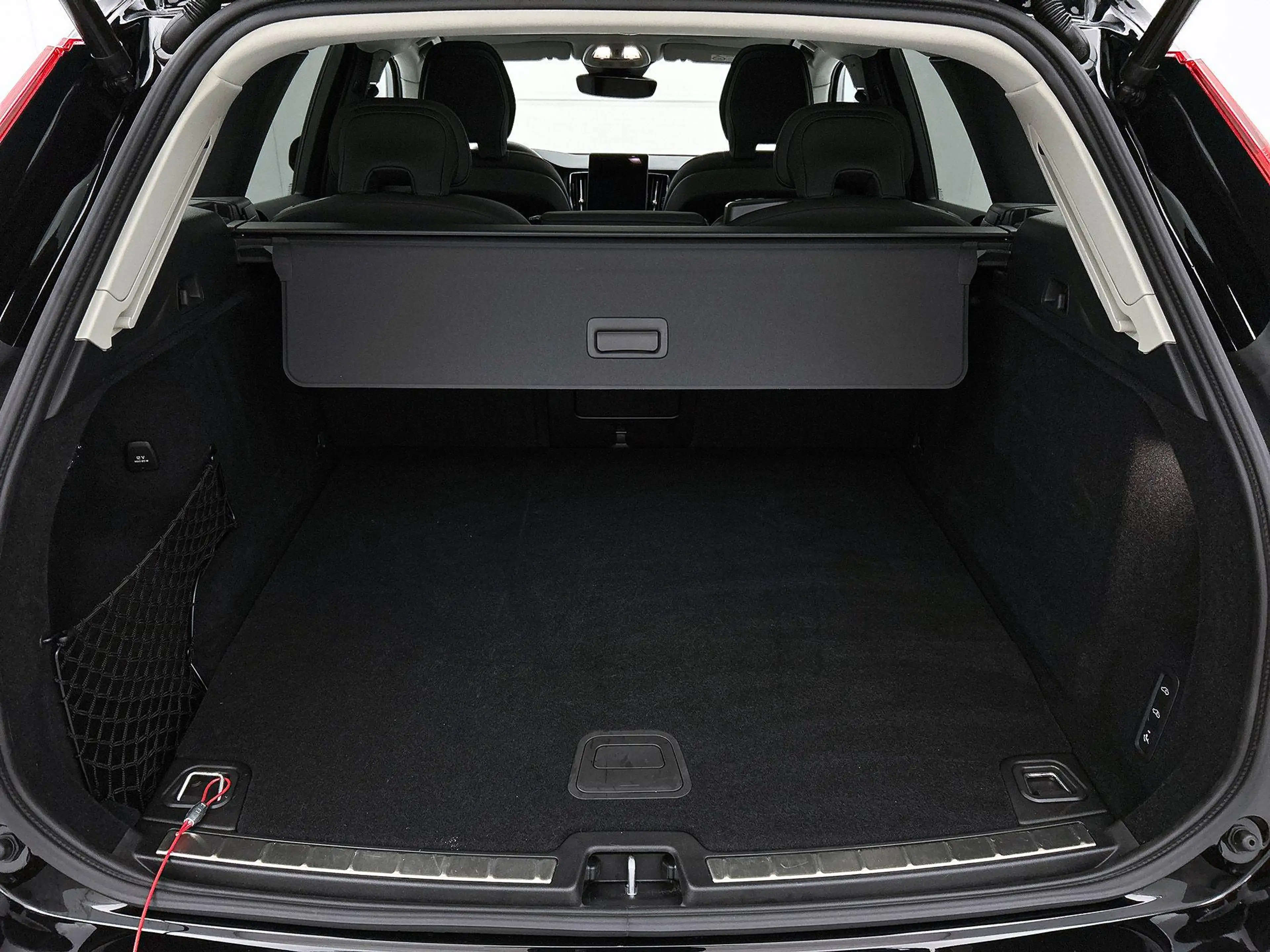 Volvo XC60 2.0 T6 Plug-in hybrid AWD Ultra Dark | Luchtvering — photo 12