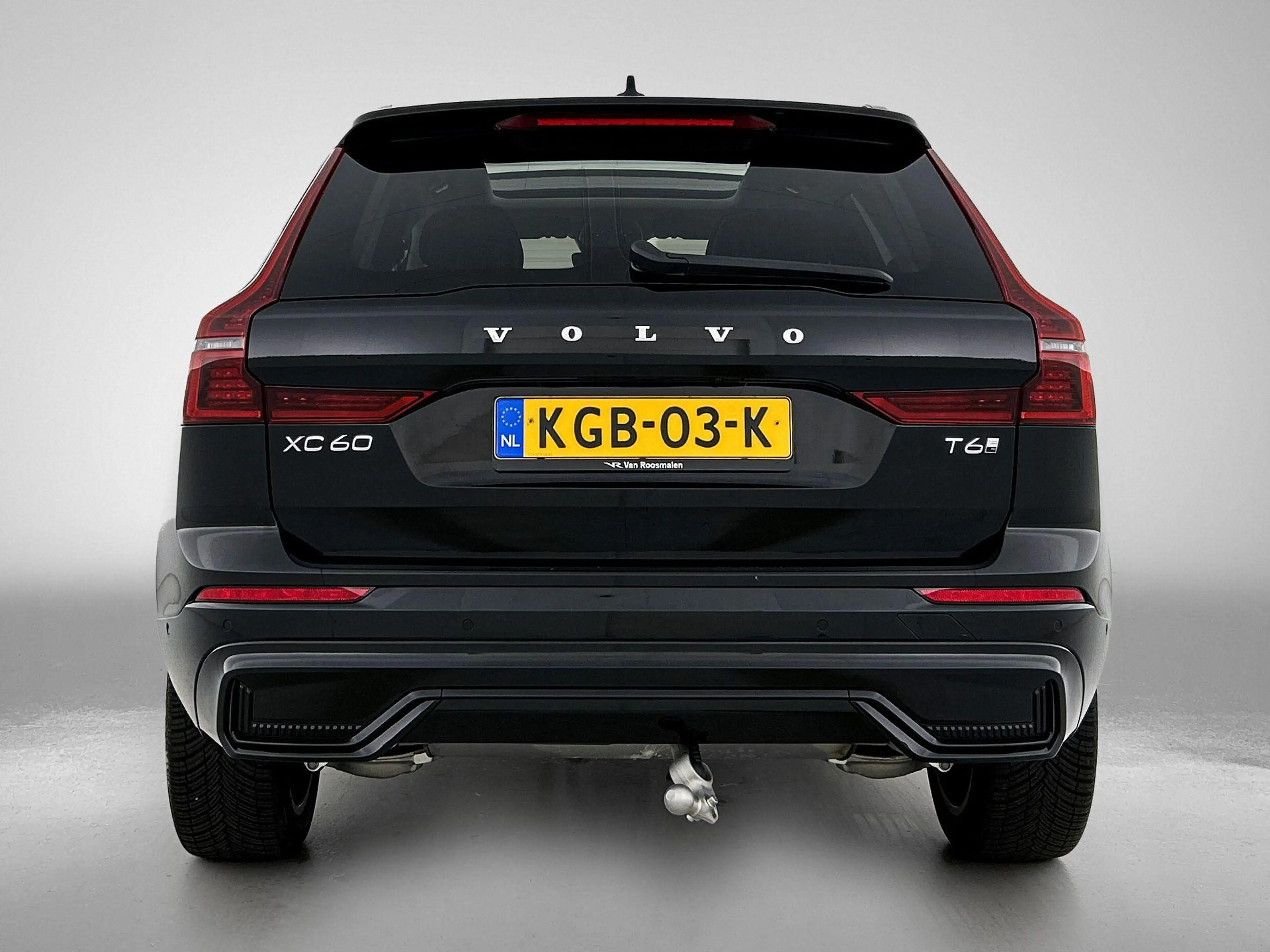 Volvo XC60 2.0 T6 Plug-in hybrid AWD Ultra Dark | Luchtvering — photo 3