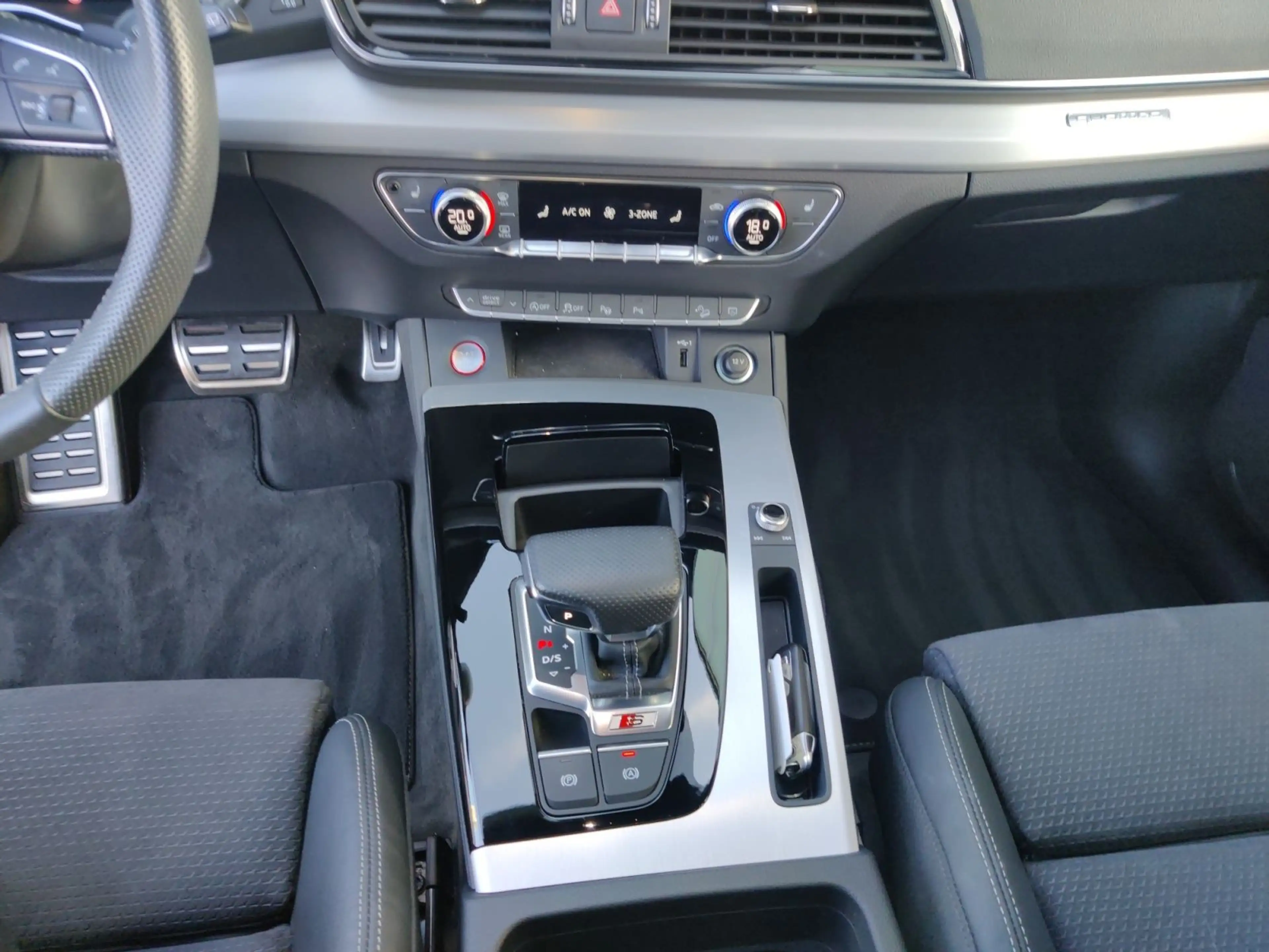 Audi SQ5 55 TDI q. Tiptr., AHK, Stadt+Parken, Matrix, — photo 11