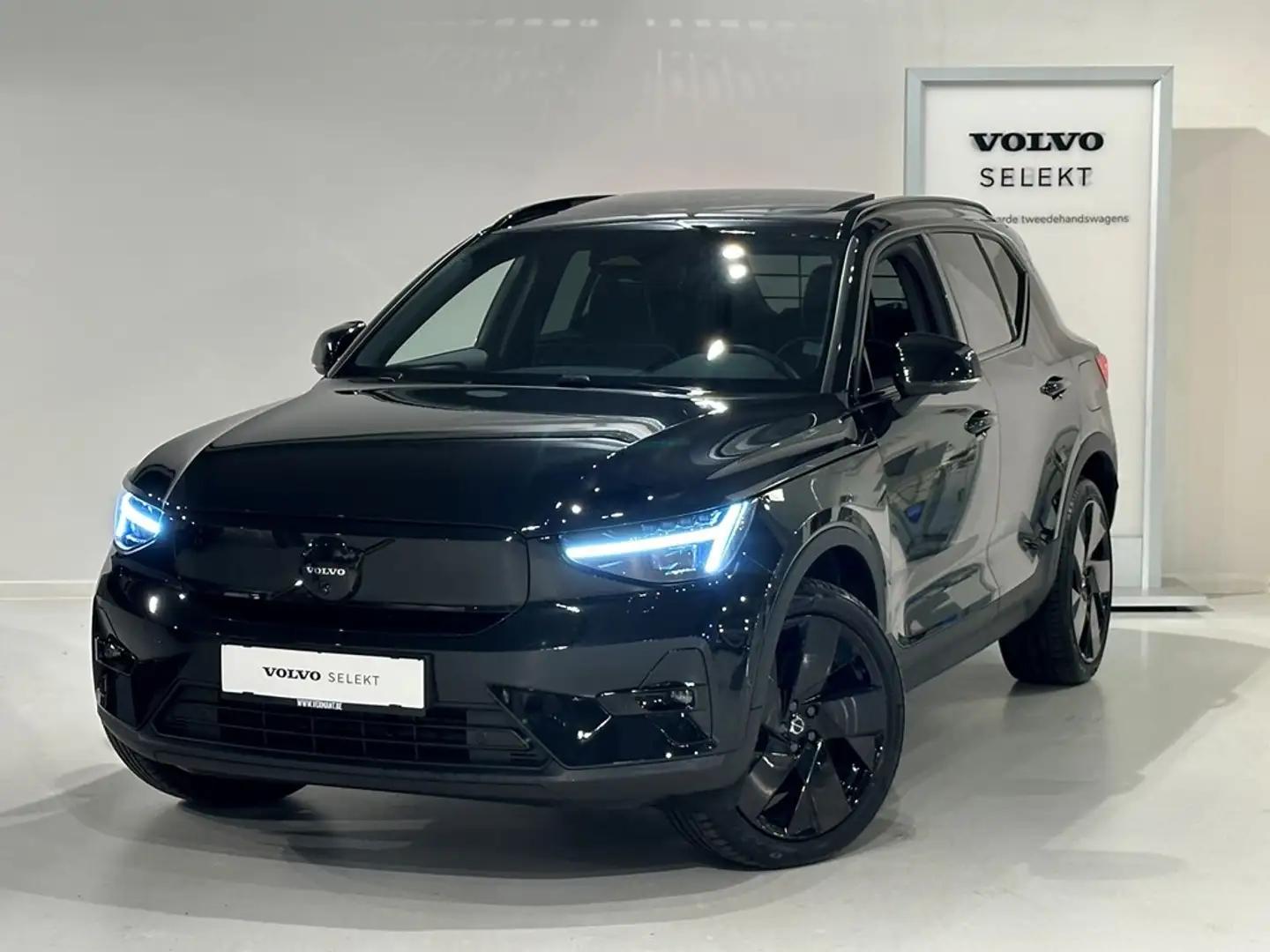 Volvo EX40 Recharge Ultra Black Edition Twin Motor + trekhaak Noir - 1