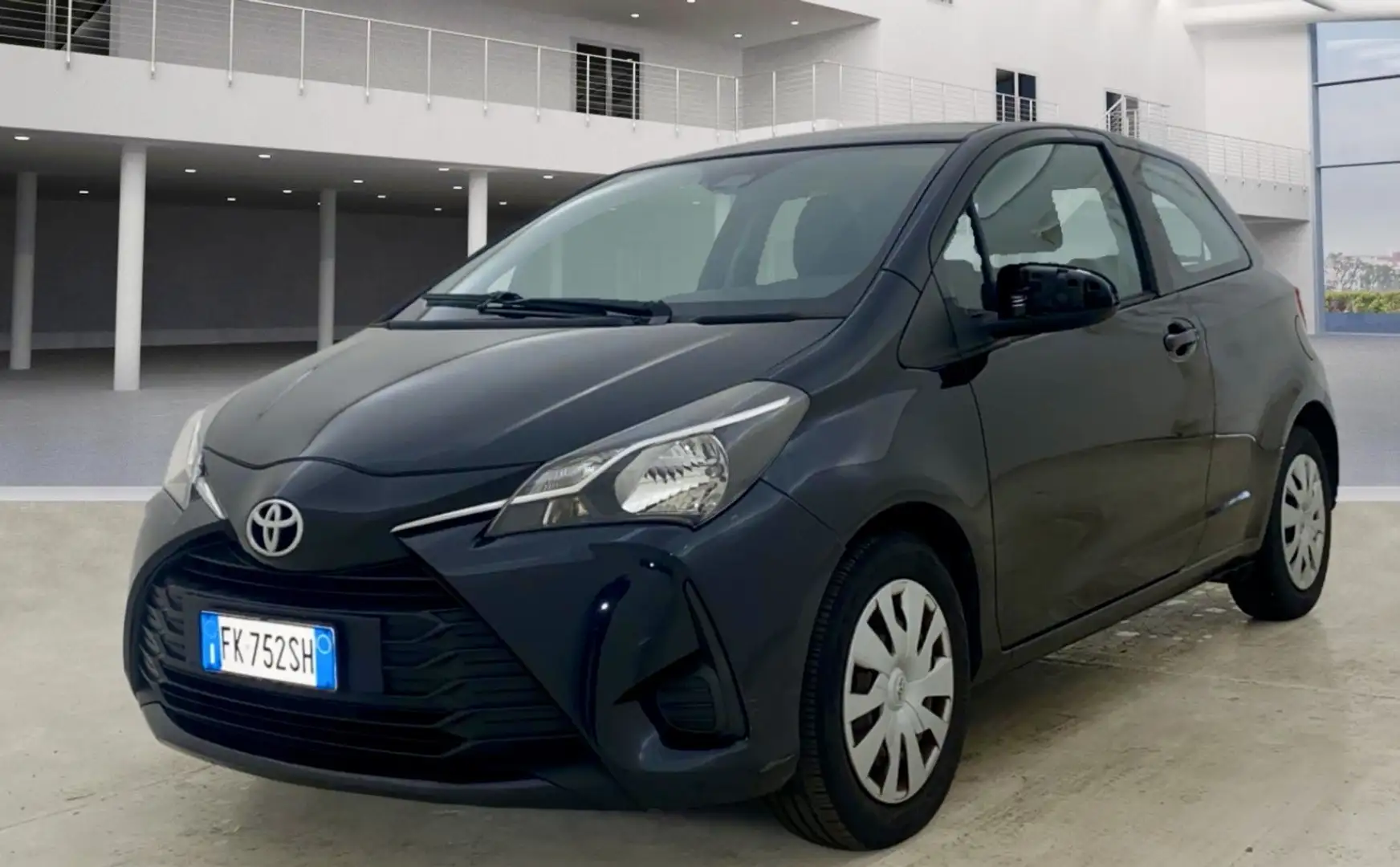 Toyota Yaris 3p 1.0 Cool Modello My19-Unipro-Occasione Noir - 1