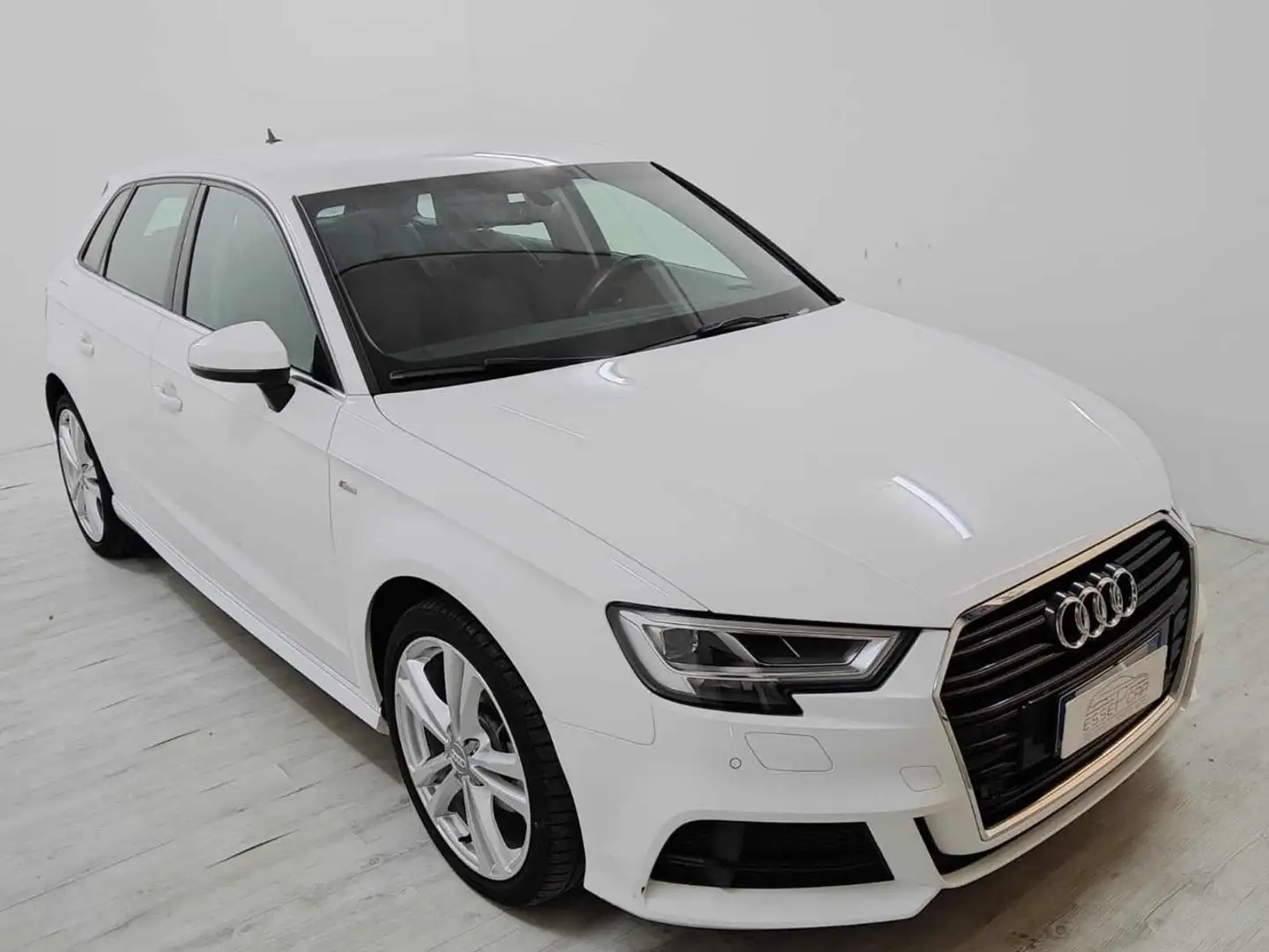 Audi A3 SPB 30 TDI Admired 38.000KM Blanc - 2