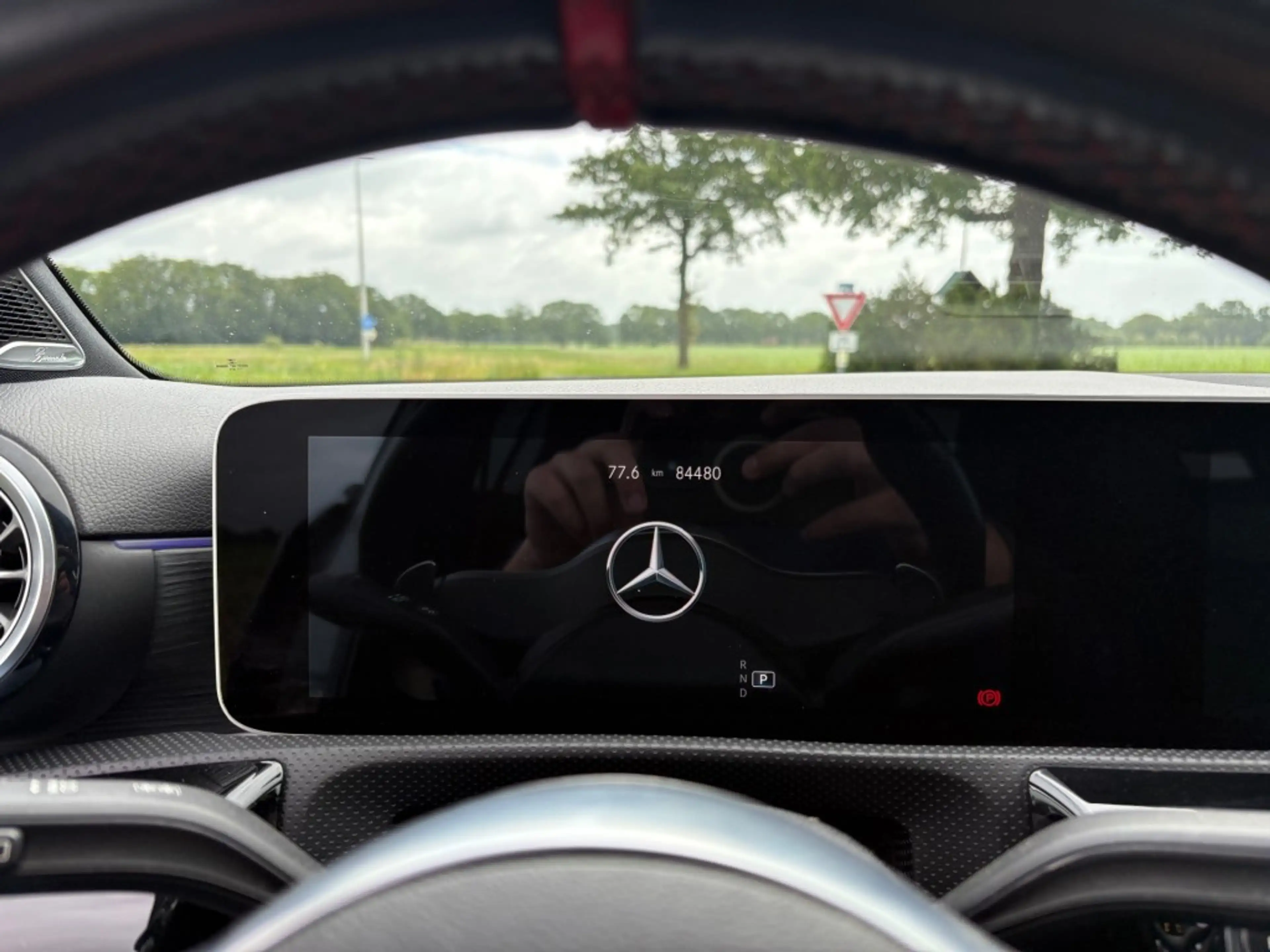 Mercedes-Benz A 35 AMG A35 AMG 4 MATIC / PANO / BURMESTER / CAMERA / VOSS — photo 9