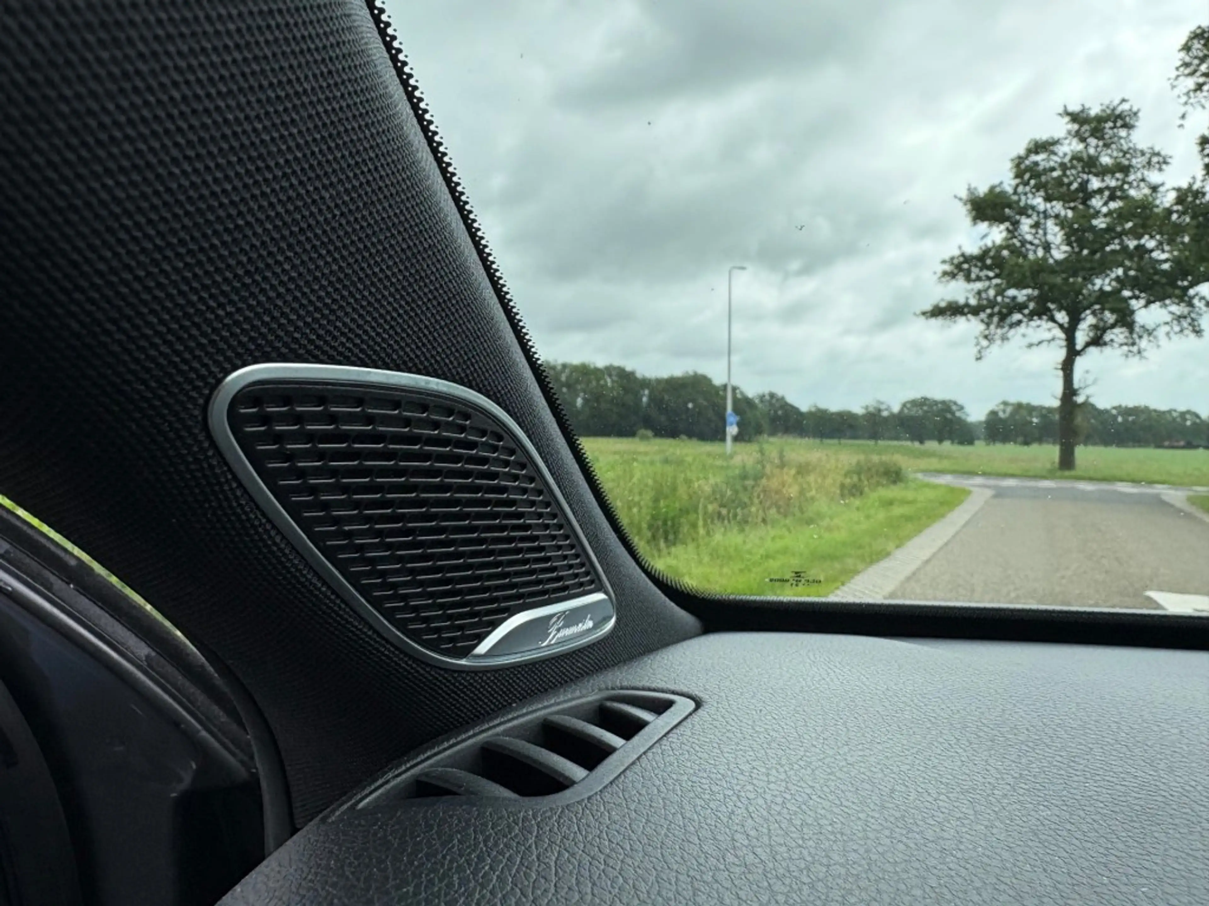 Mercedes-Benz A 35 AMG A35 AMG 4 MATIC / PANO / BURMESTER / CAMERA / VOSS — photo 12