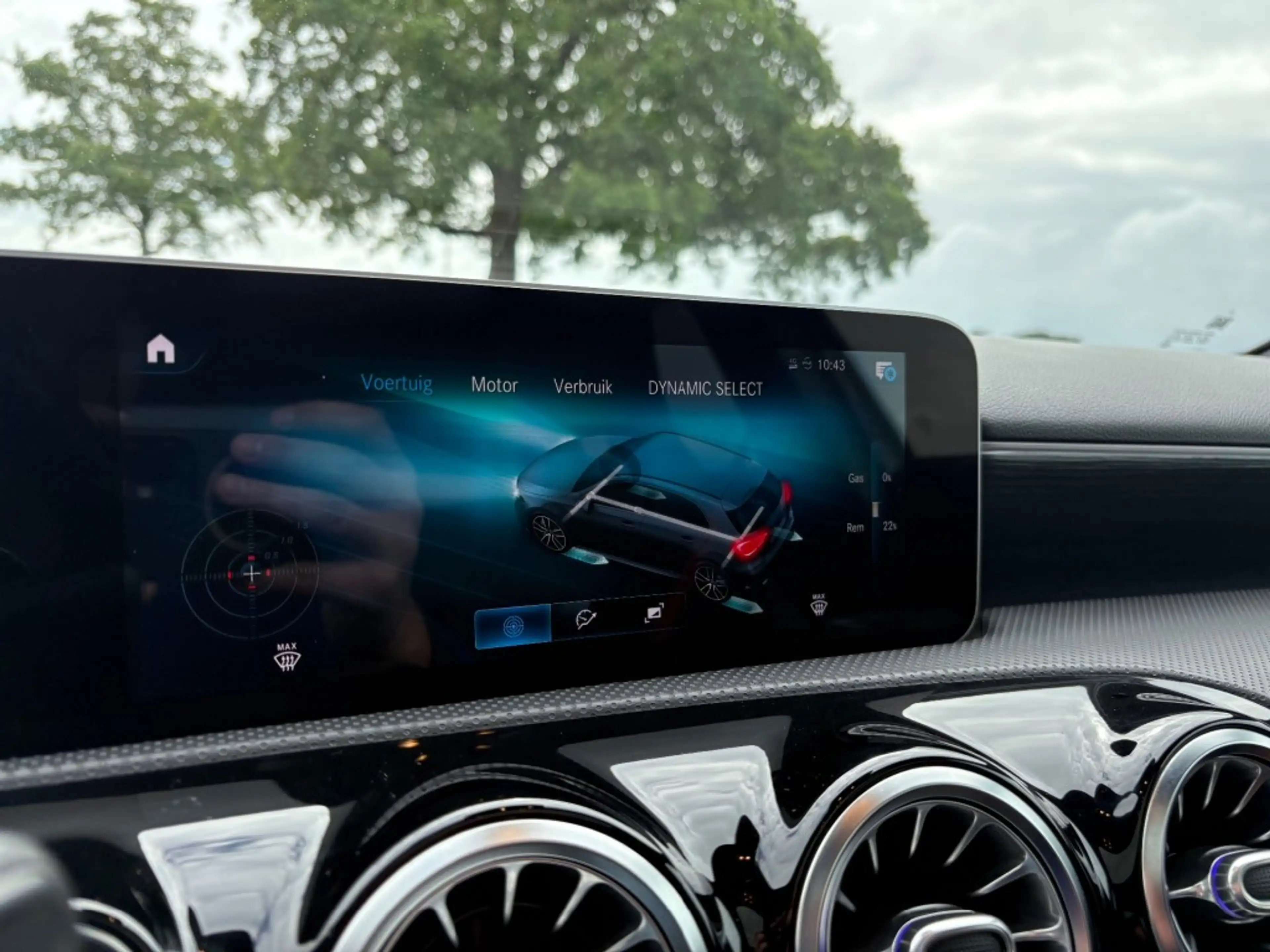 Mercedes-Benz A 35 AMG A35 AMG 4 MATIC / PANO / BURMESTER / CAMERA / VOSS — photo 10