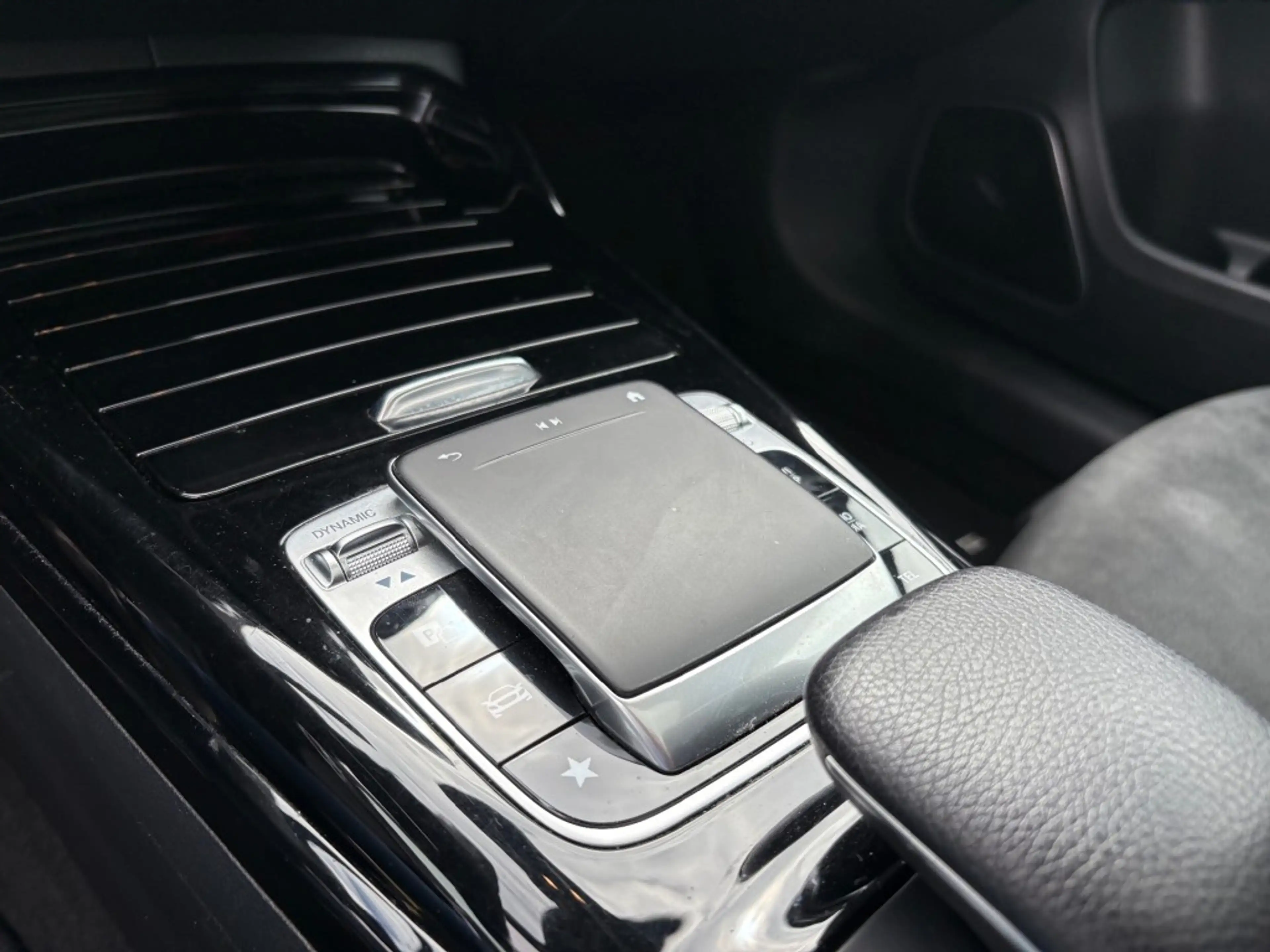 Mercedes-Benz A 35 AMG A35 AMG 4 MATIC / PANO / BURMESTER / CAMERA / VOSS — photo 15