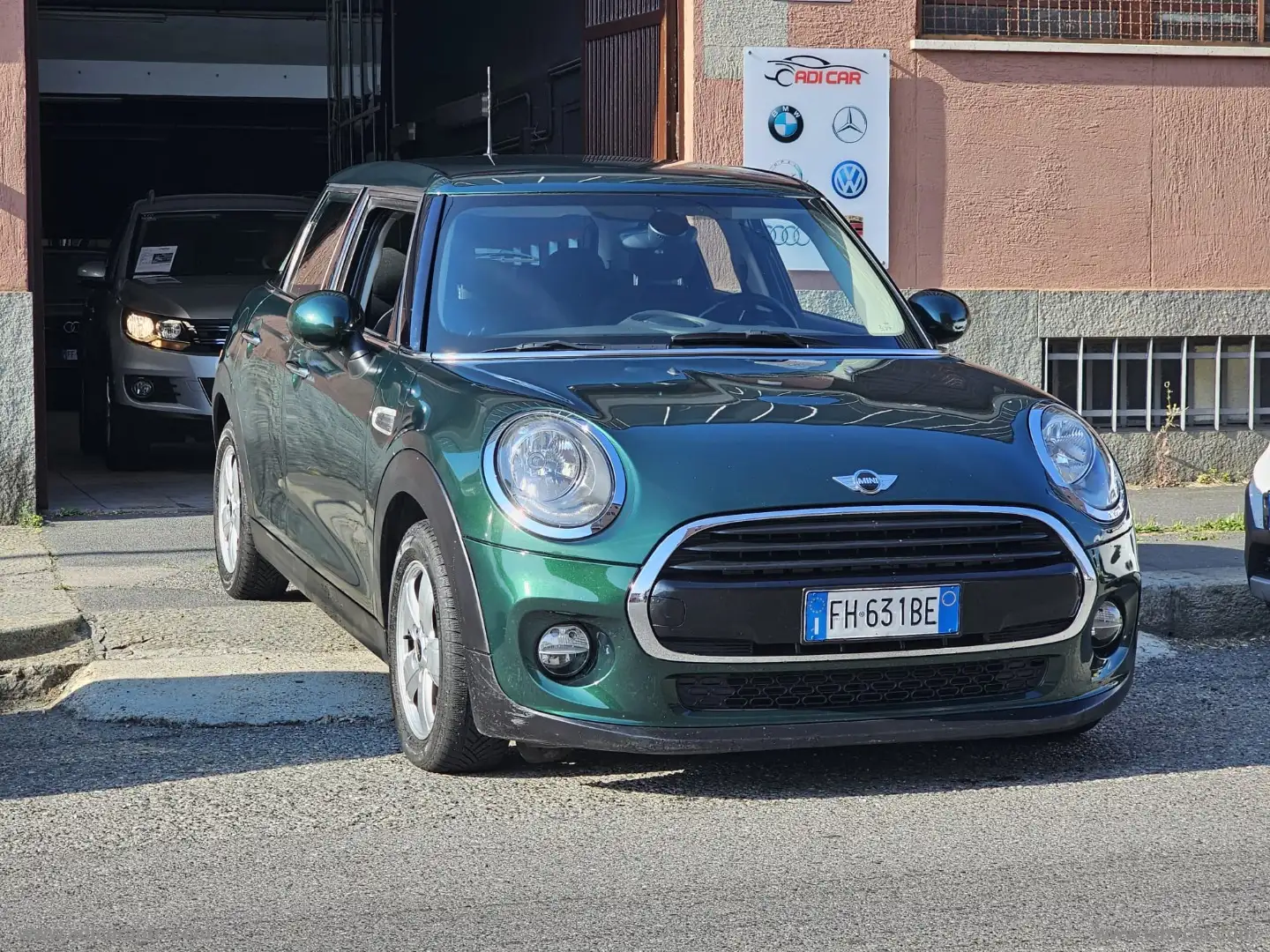MINI Cooper Cooper D 5 porte Verde - 1