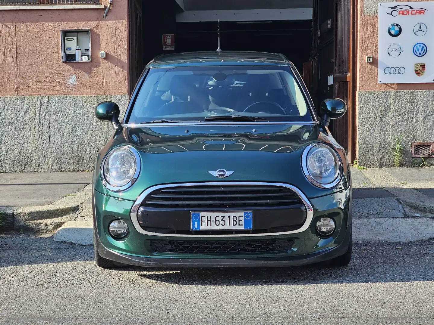 MINI Cooper Cooper D 5 porte Verde - 2