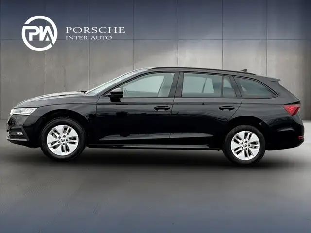Skoda Octavia view 3