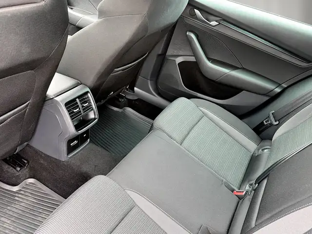 Skoda Octavia view 11
