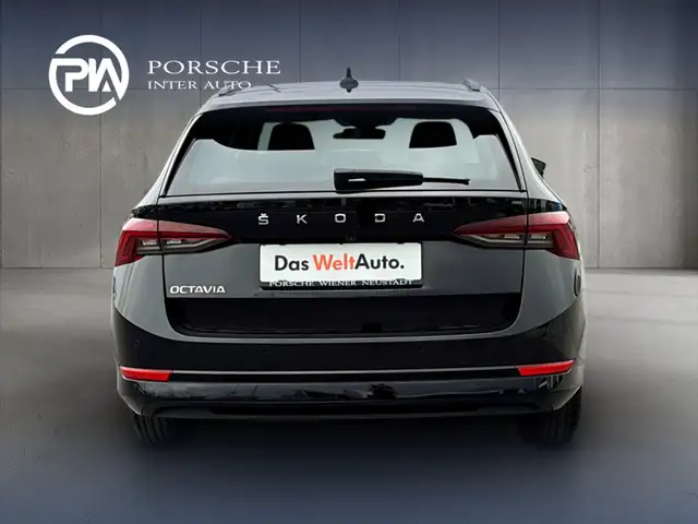Skoda Octavia view 5